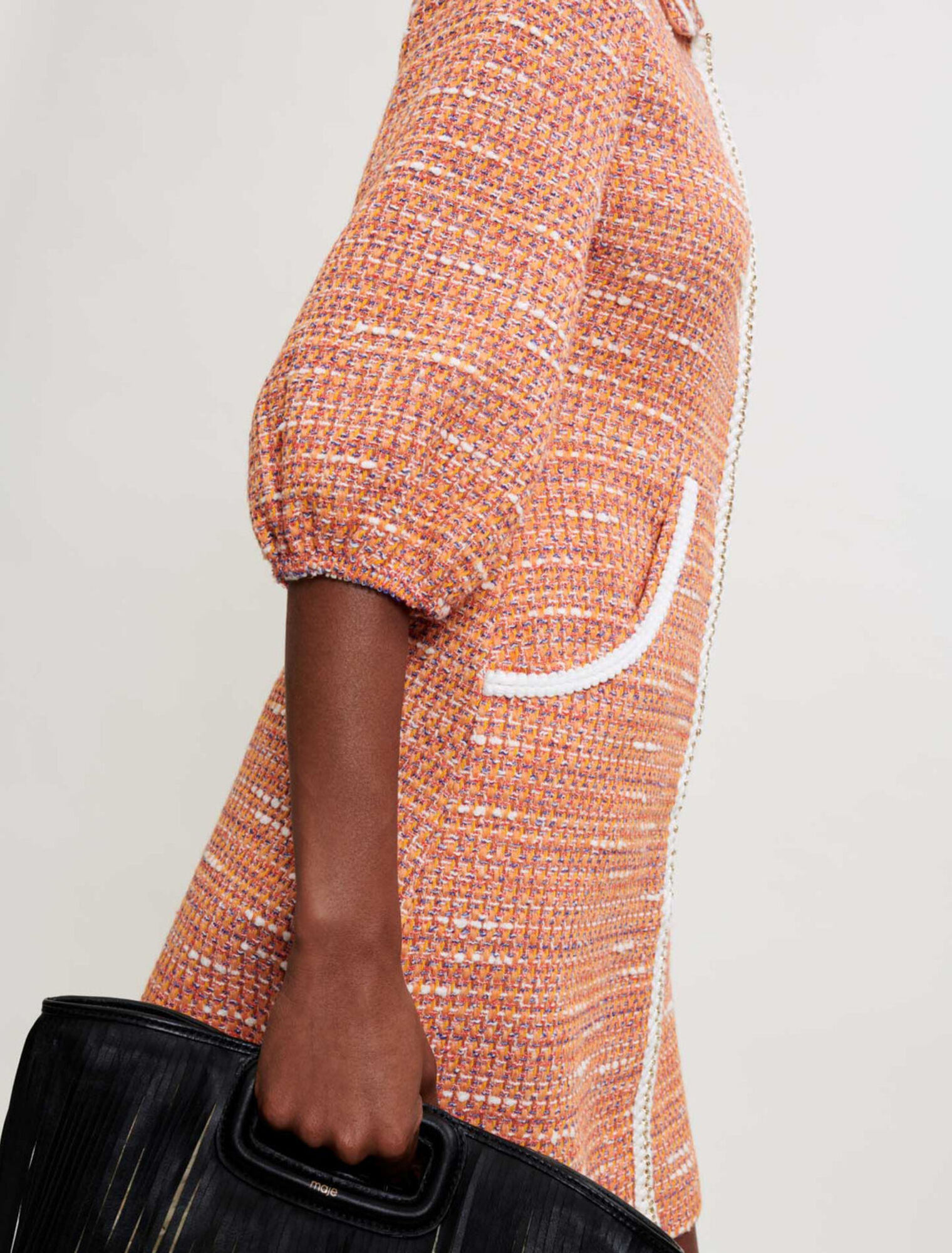 Robe en tweed à galons tressés