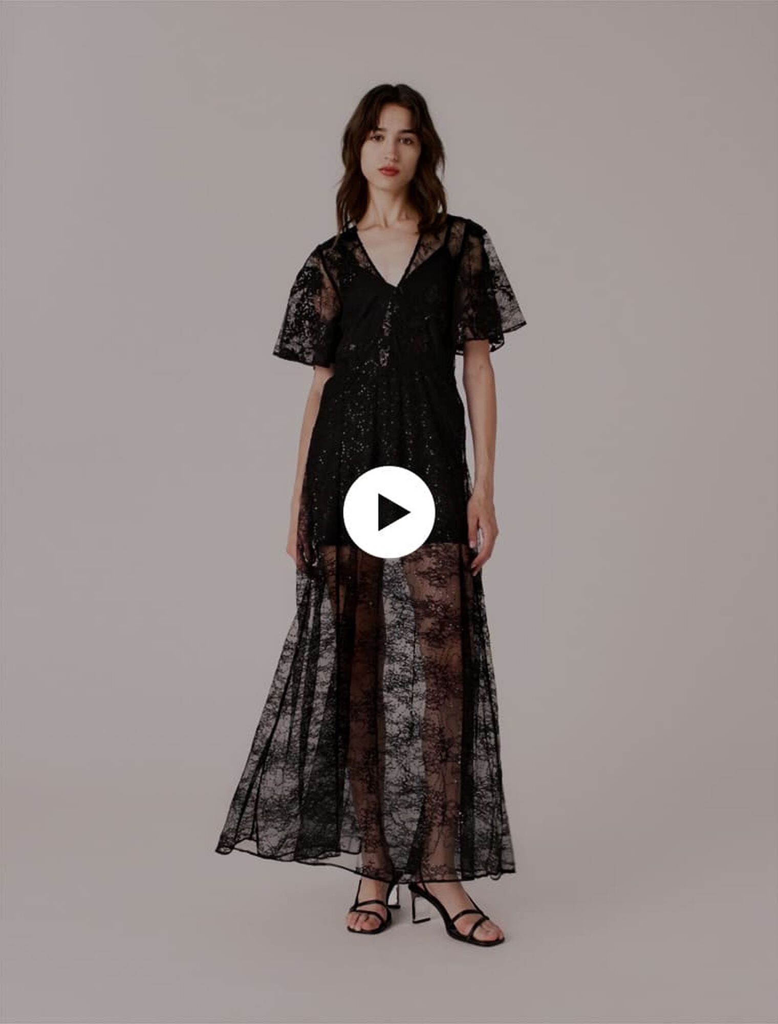 Robe longue en dentelle