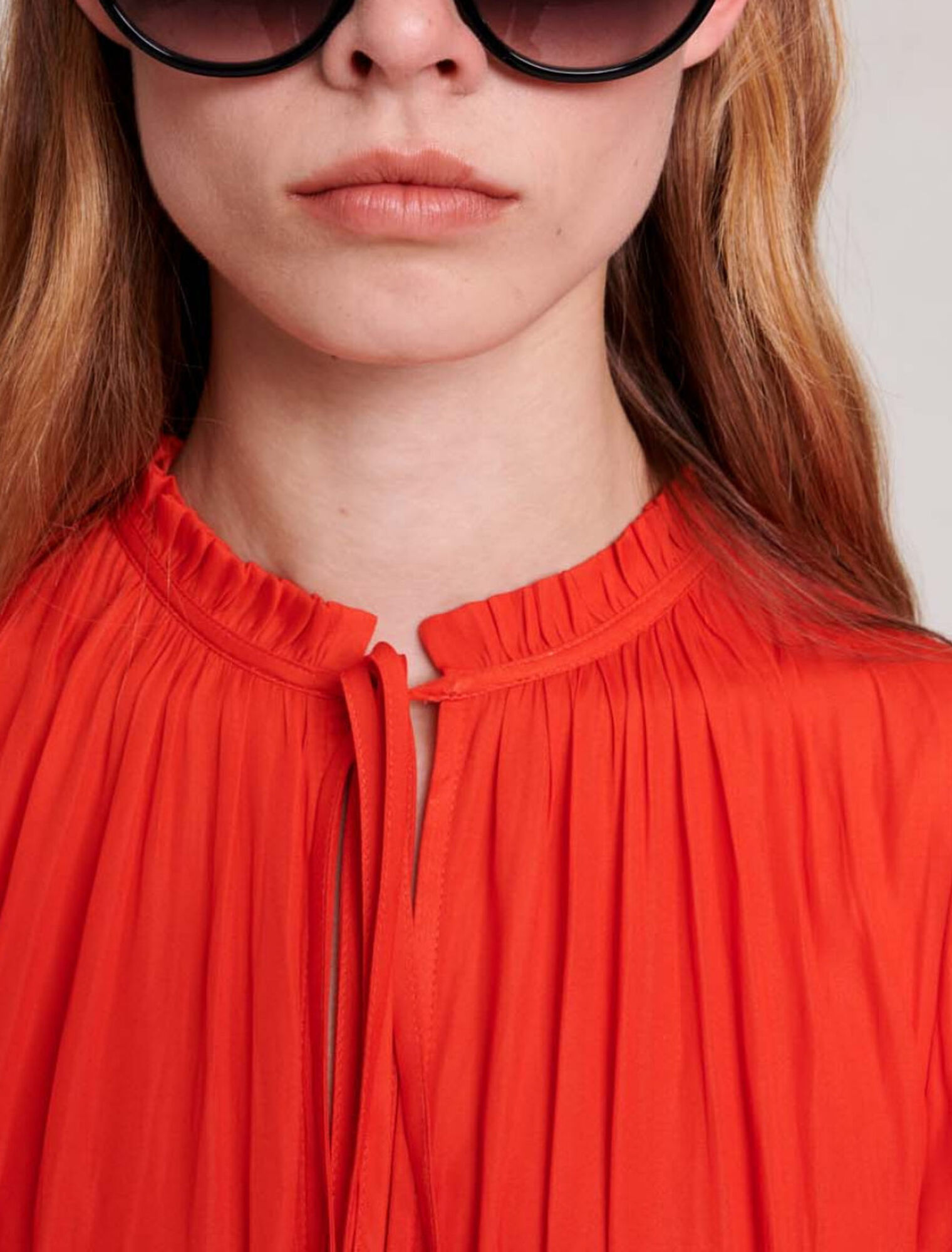 Robe courte satinée smockée
