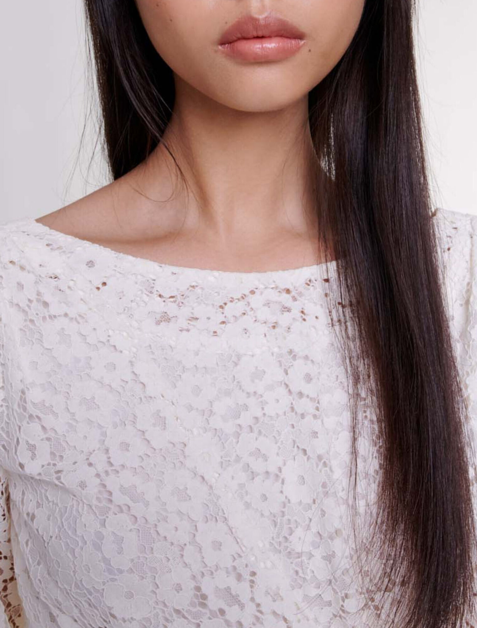 Robe drapée en dentelle