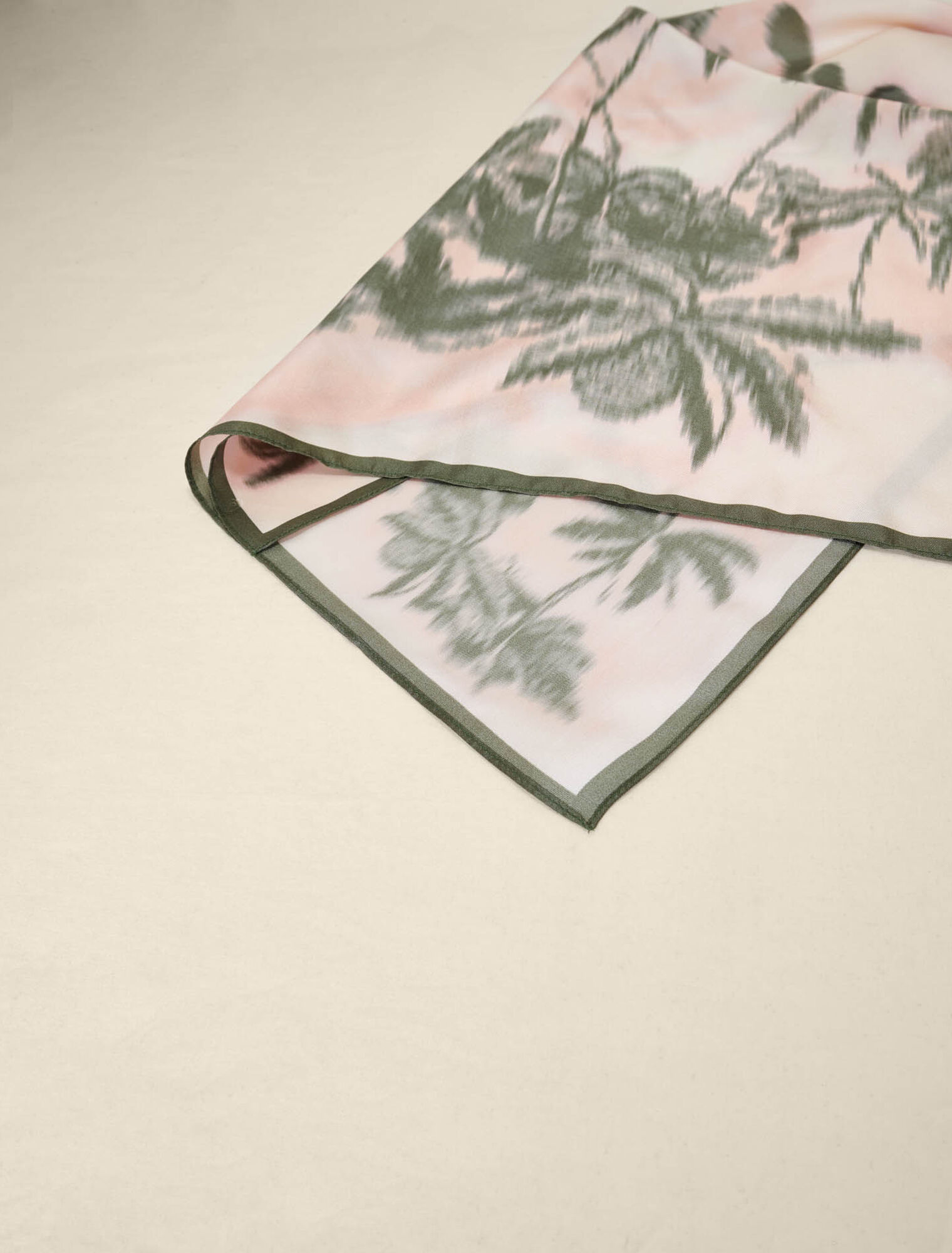 Foulard imprimé palmiers