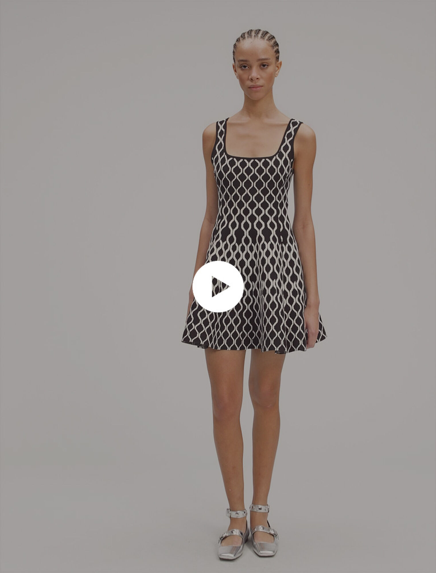 Robe courte en maille à motif