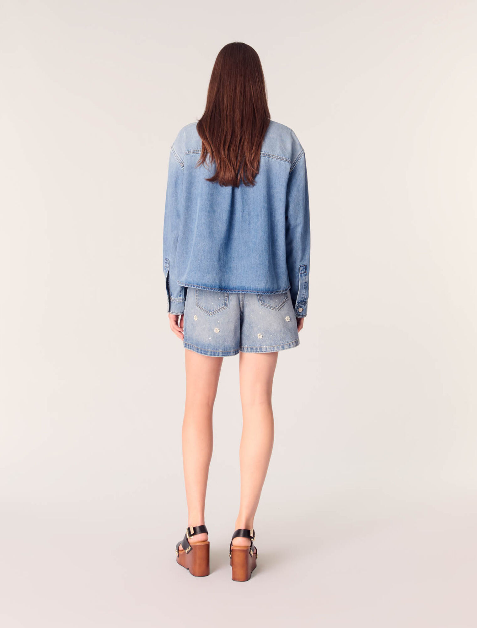Chemise en denim à perles brodées