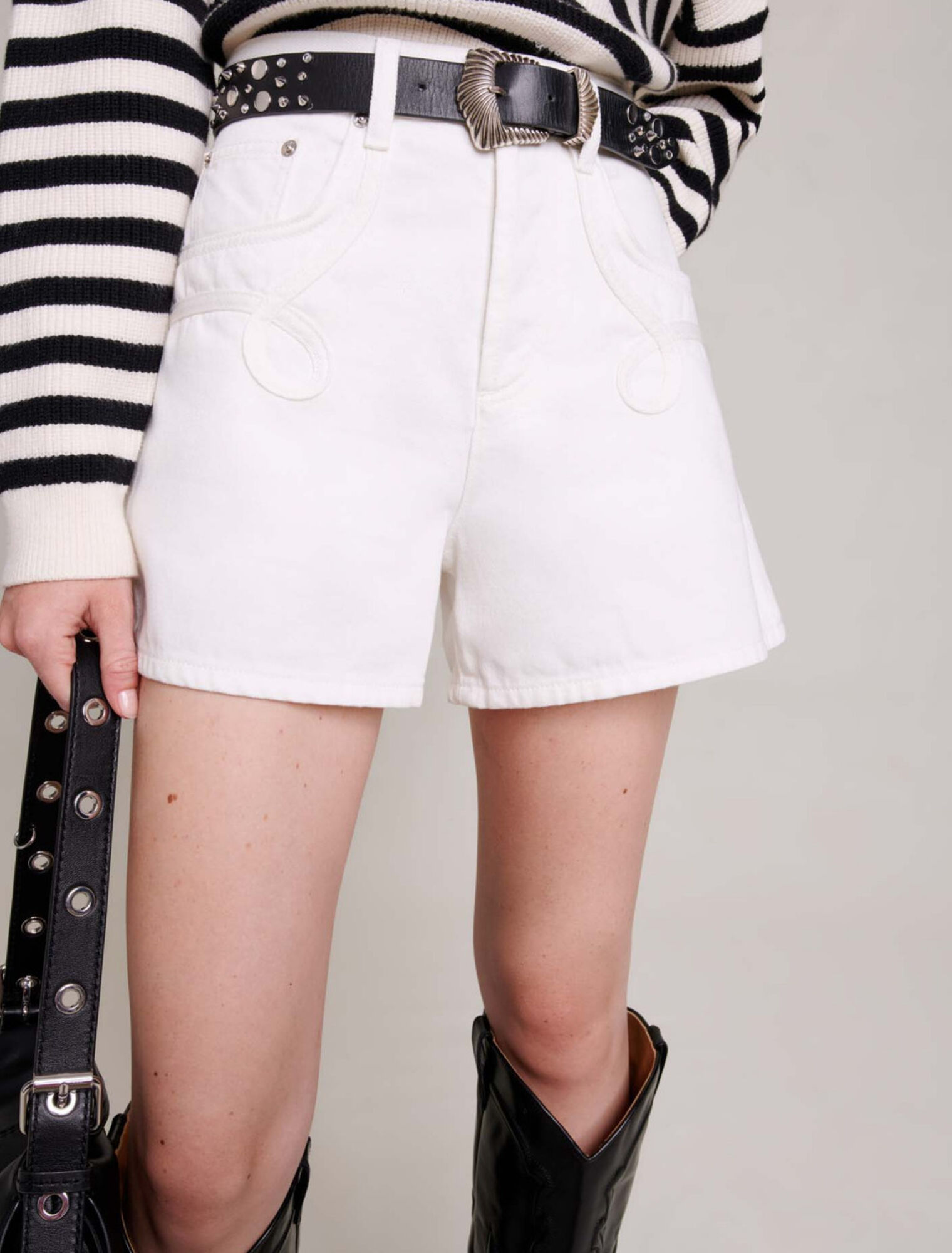 Short en jean brodé