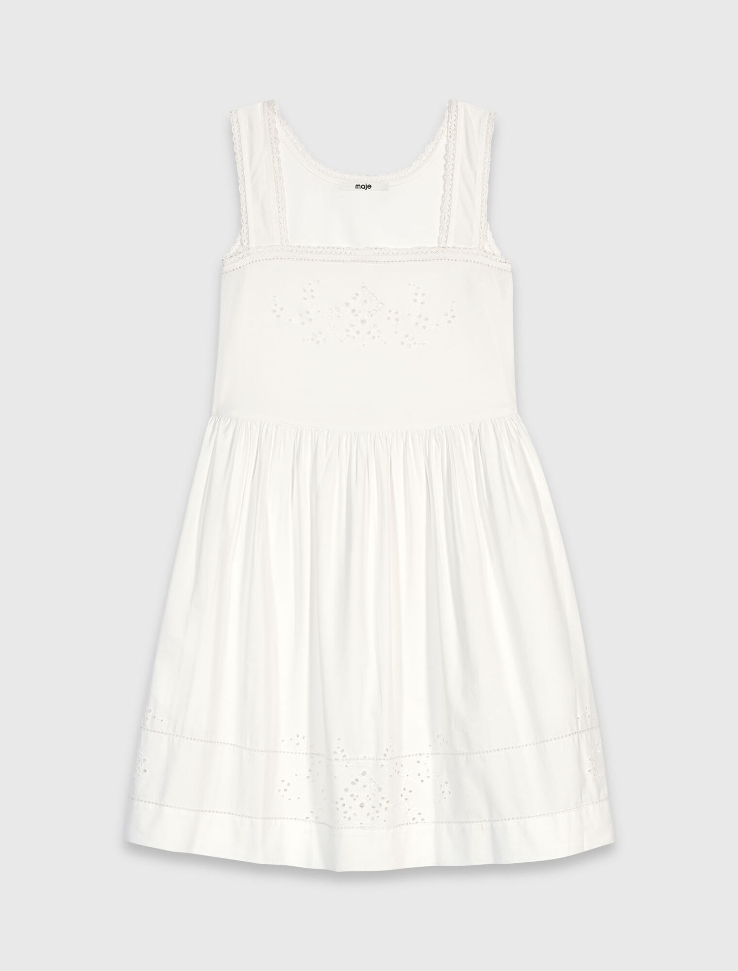 Robe courte avec galons en dentelle