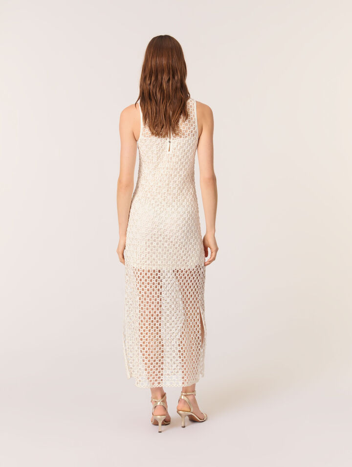 Robe longue en crochet avec perles
