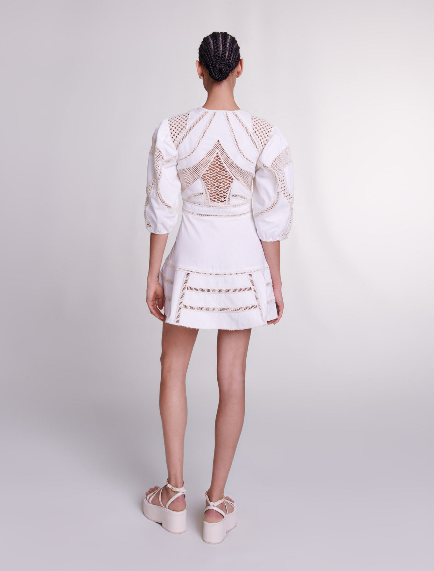Robe courte volumineuse