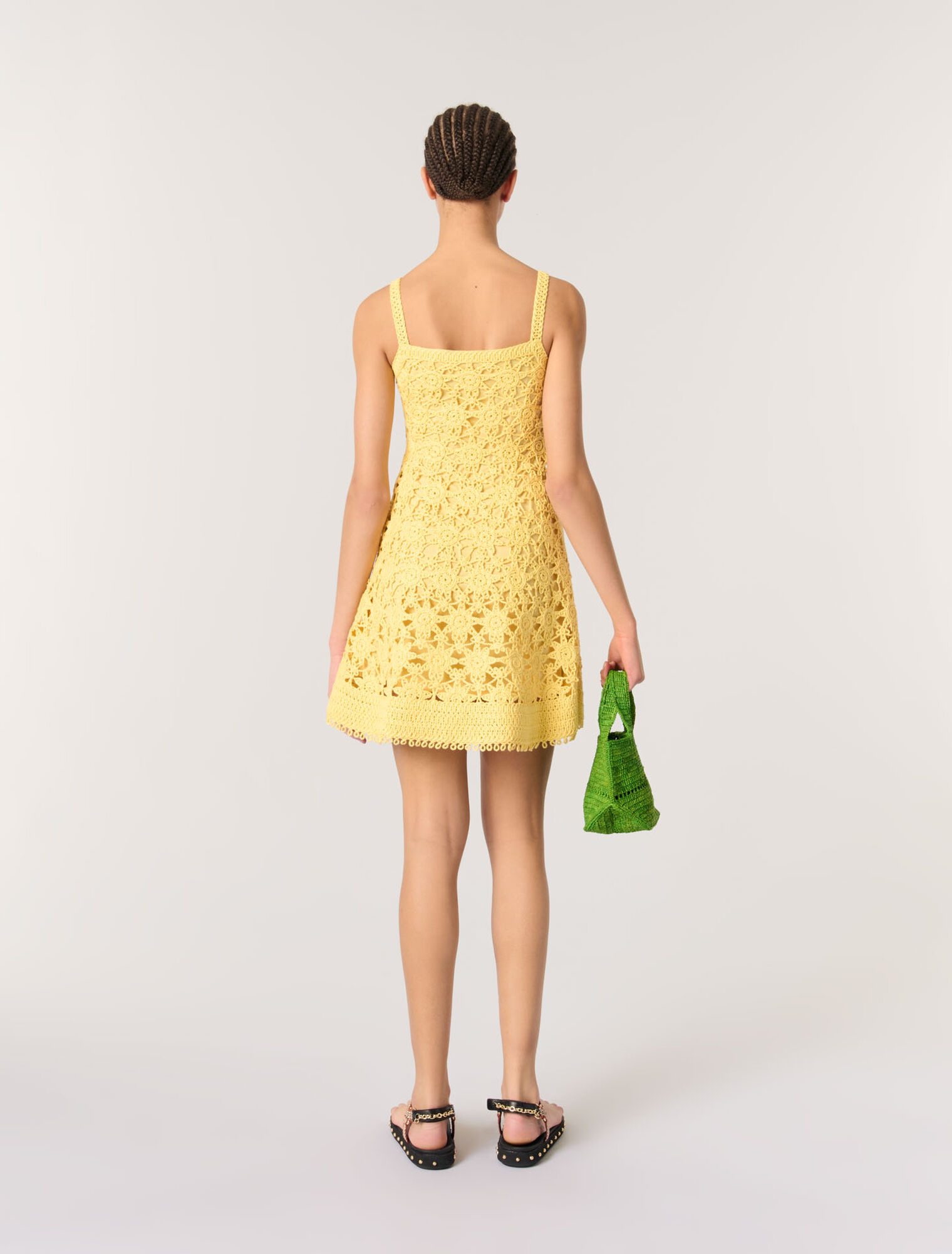 Robe courte à bretelles en crochet
