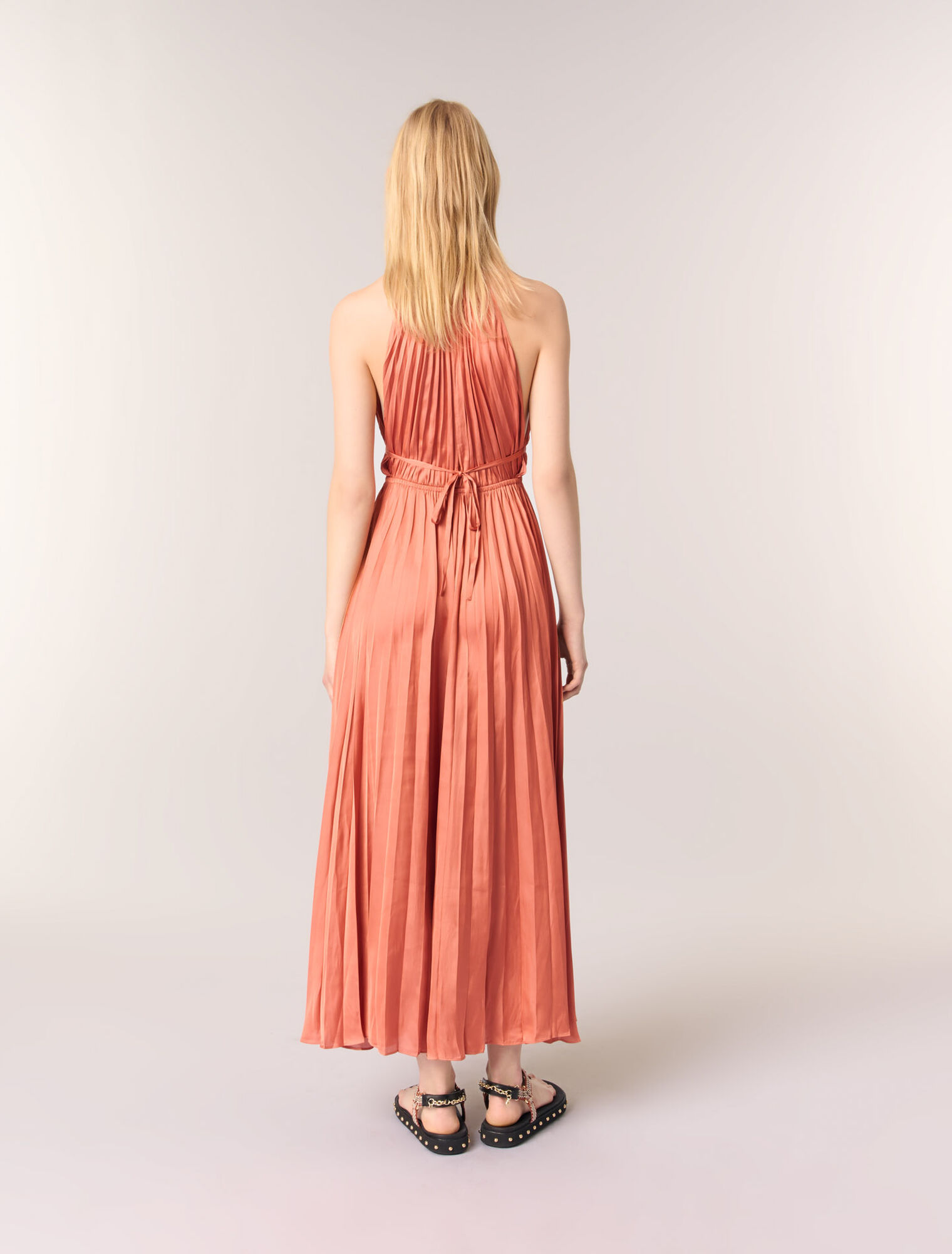Robe longue plissée