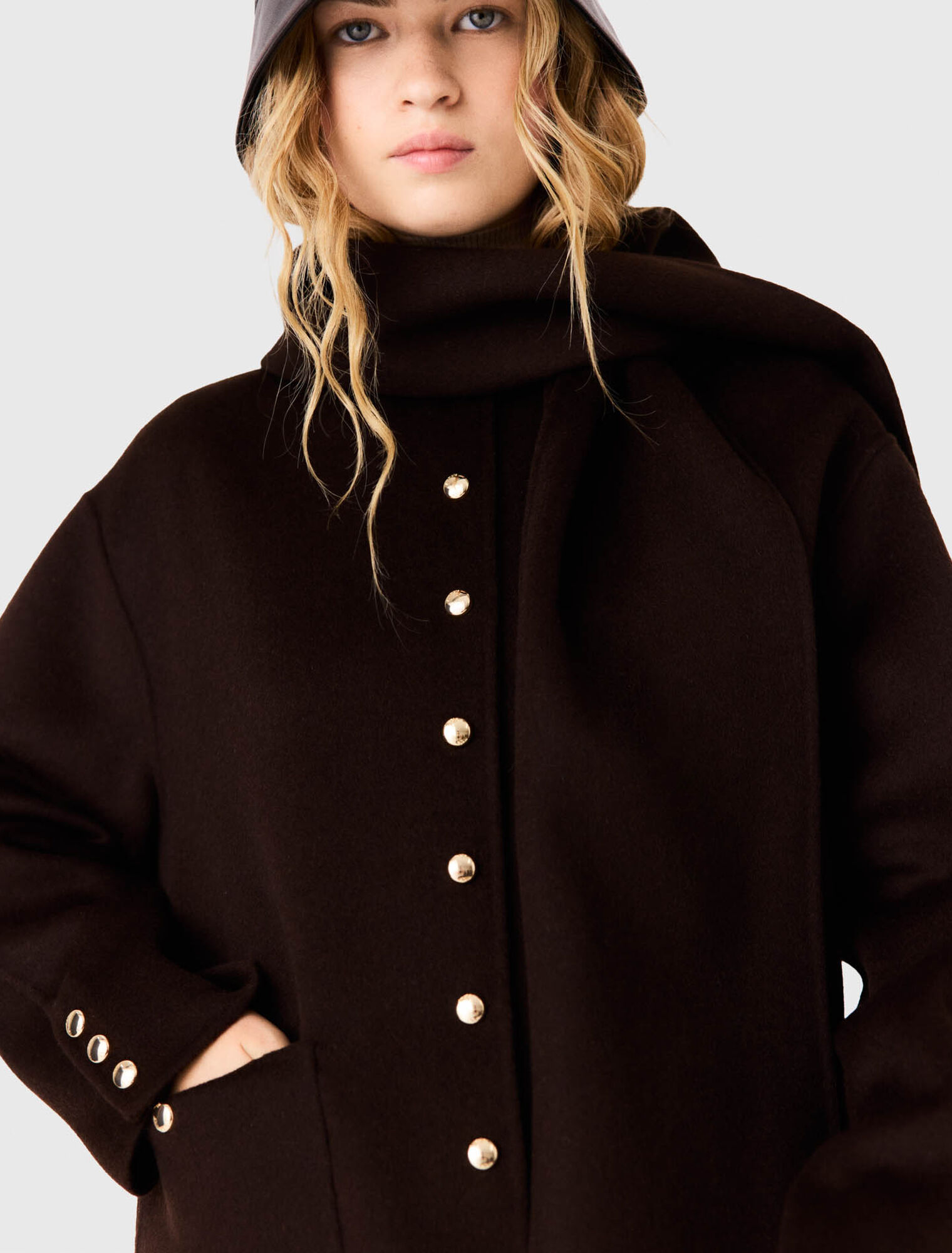 Manteau en laine &agrave; &eacute;charpe amovible