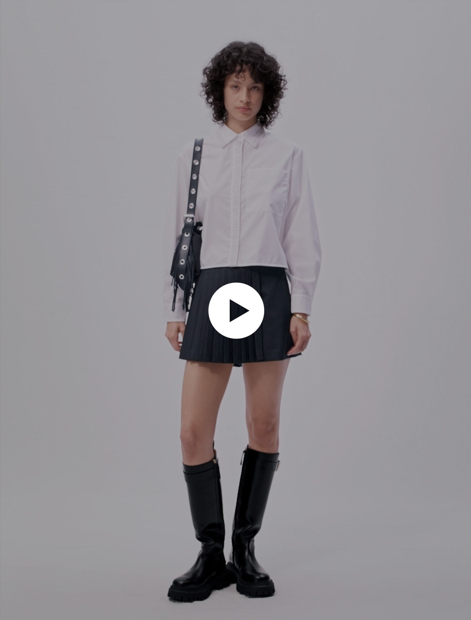Chemise courte ornée de perles