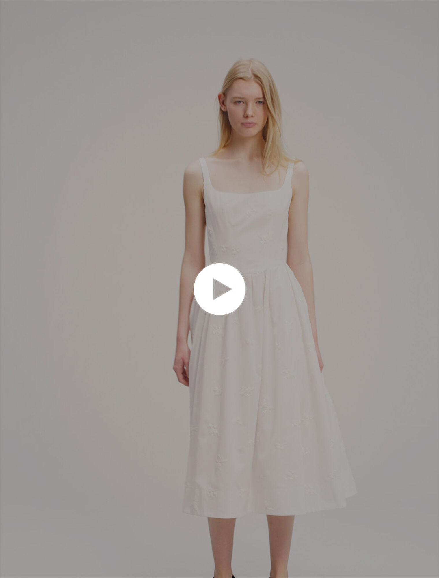 Robe midi en coton brodée