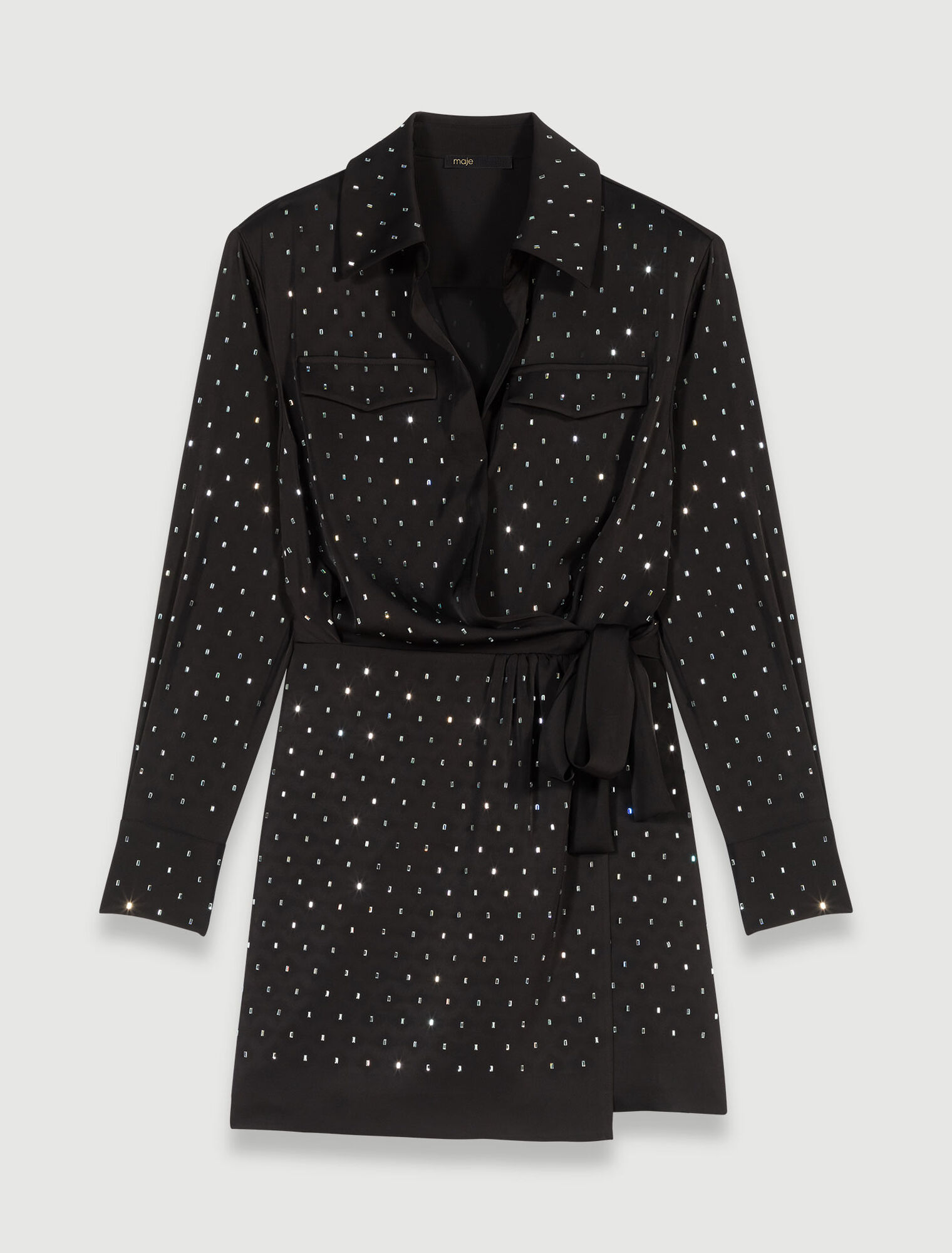 Robe courte satinée à strass