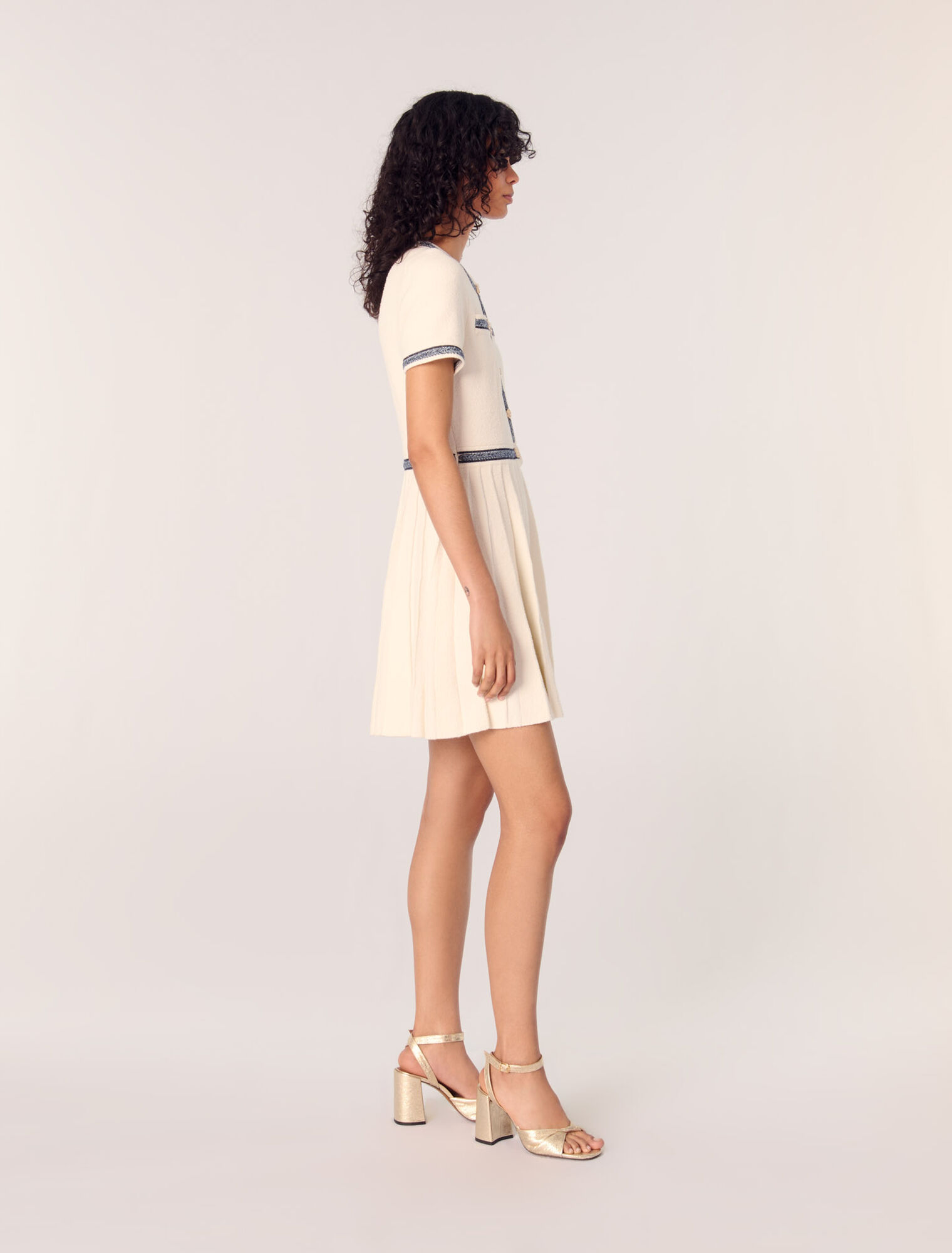 Robe courte en maille plissée