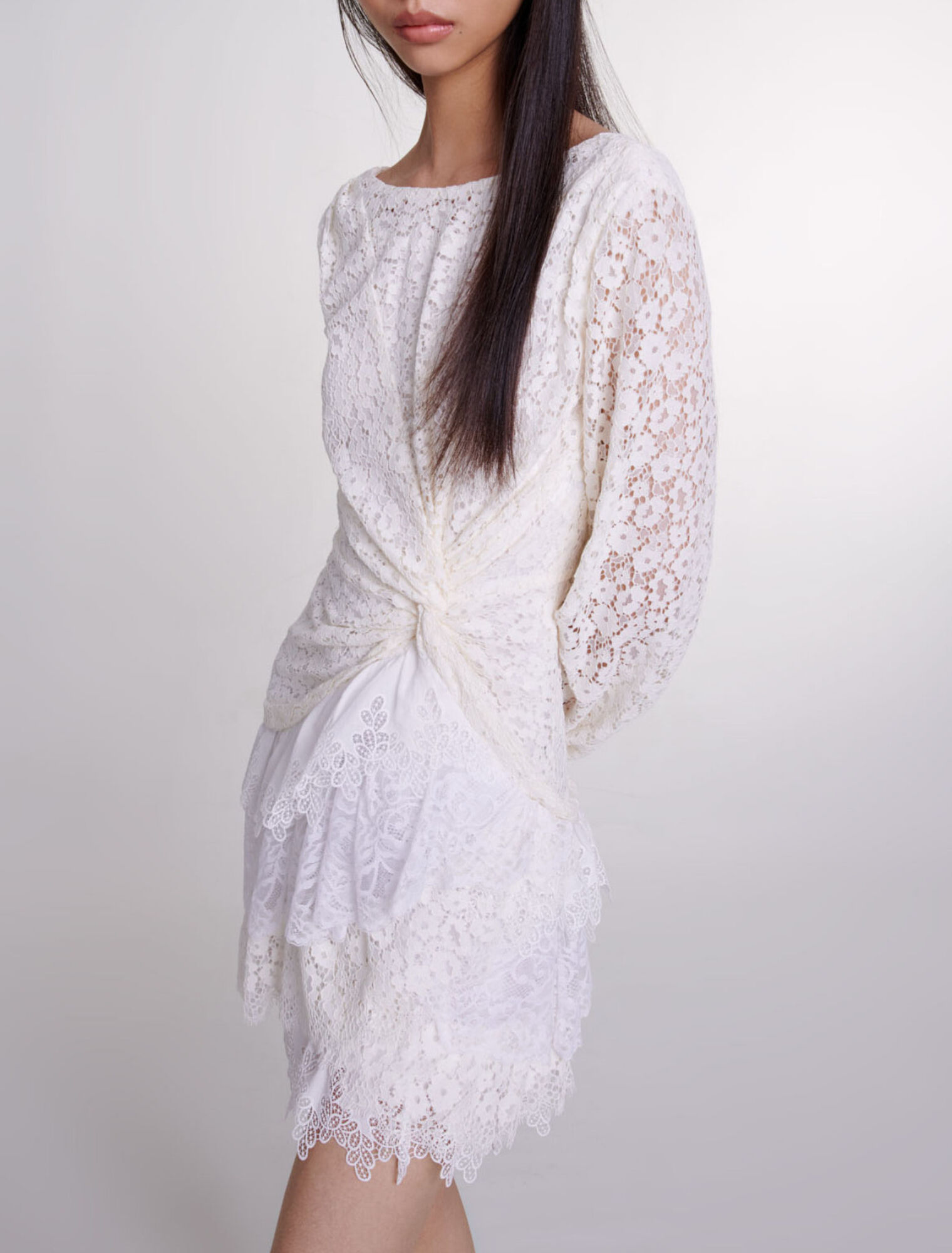 Robe drapée en dentelle