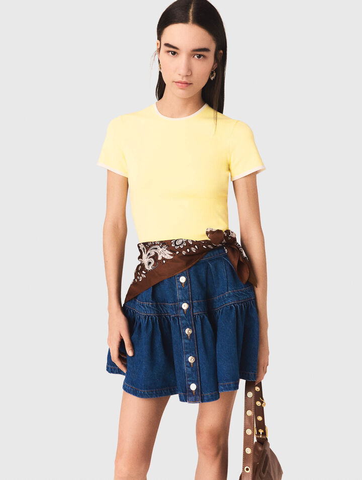 Pull avec d&eacute;coupe ronde sur le dos