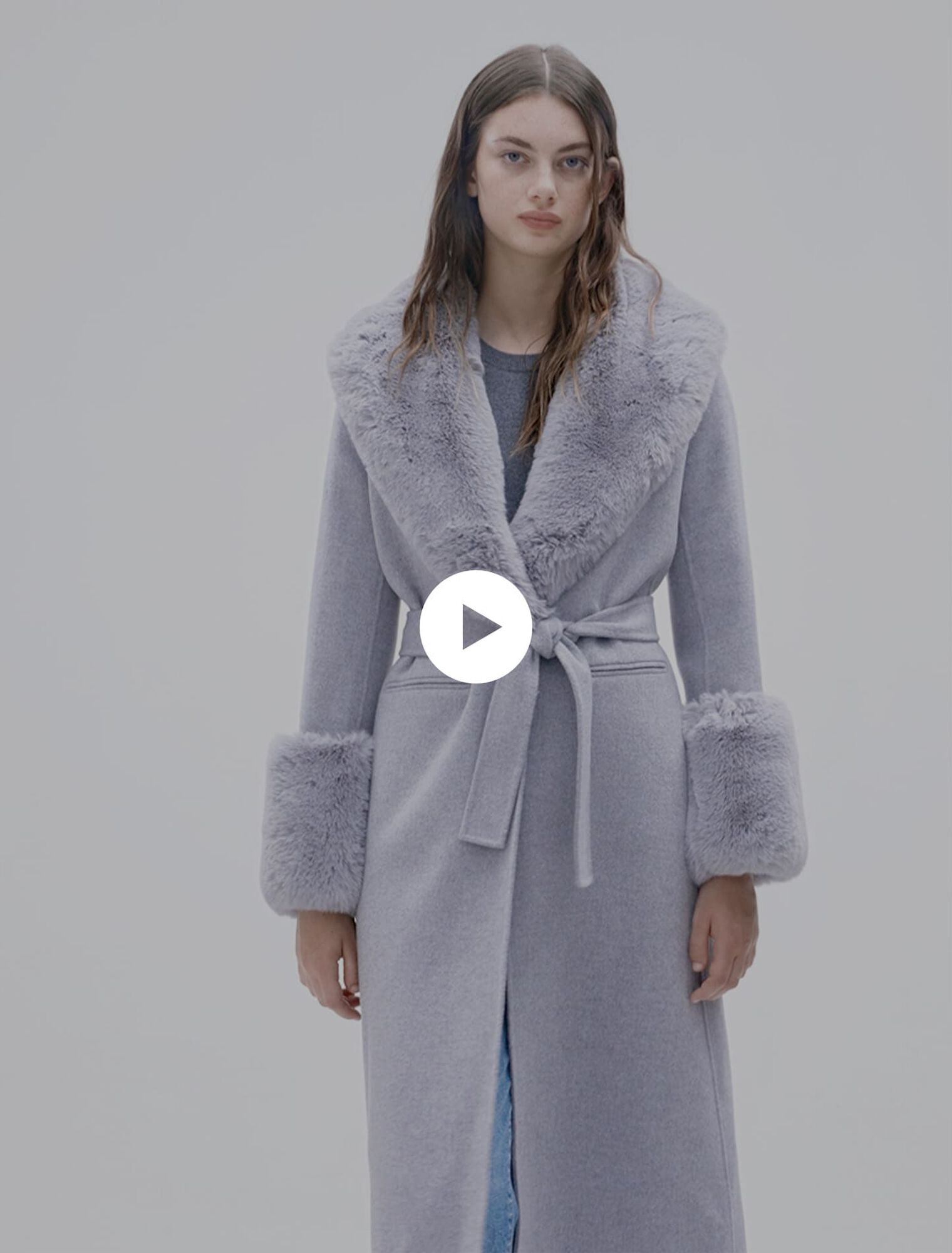 Manteau long col fausse fourrure