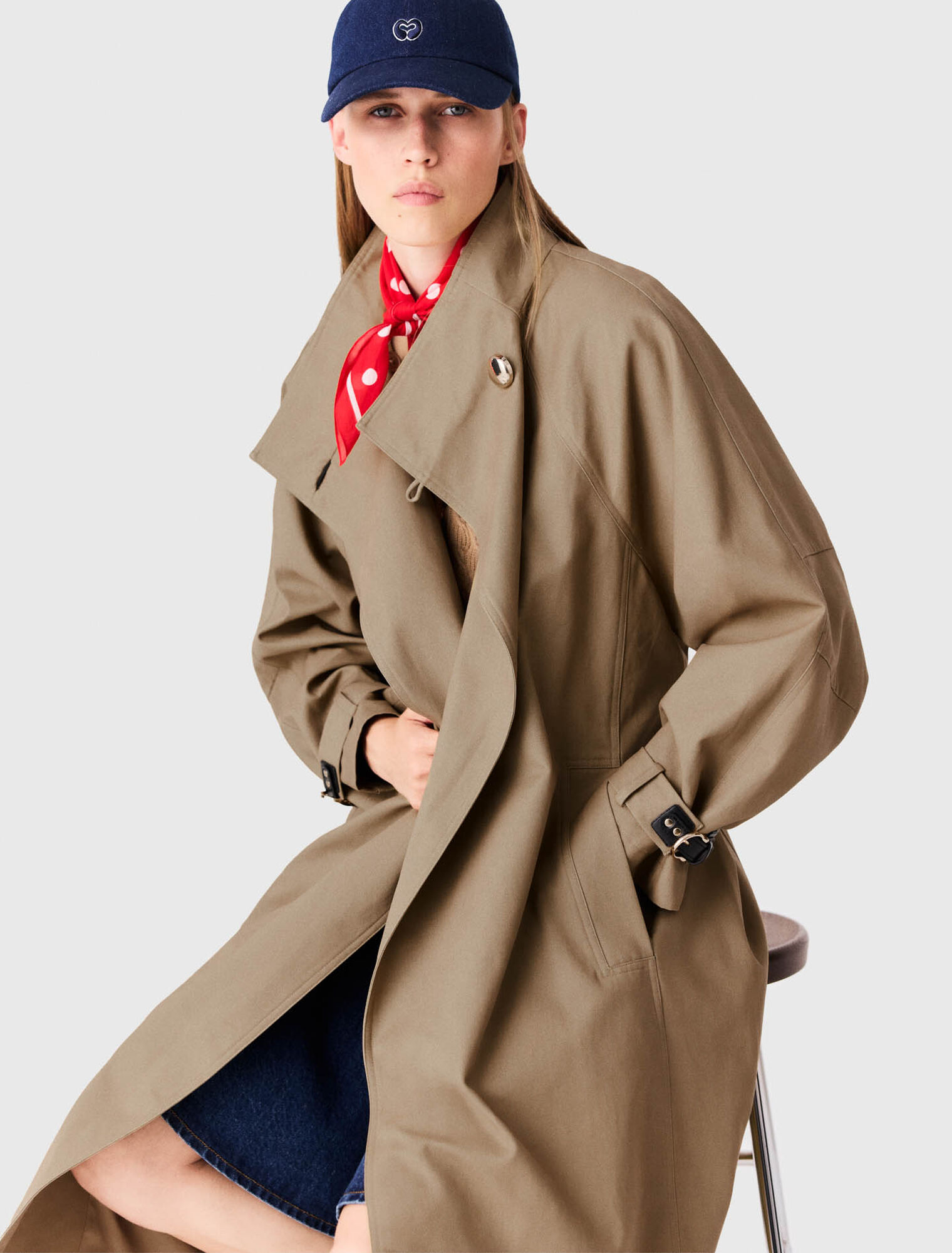 Trench long ceintur&eacute; boutons dor&eacute;s