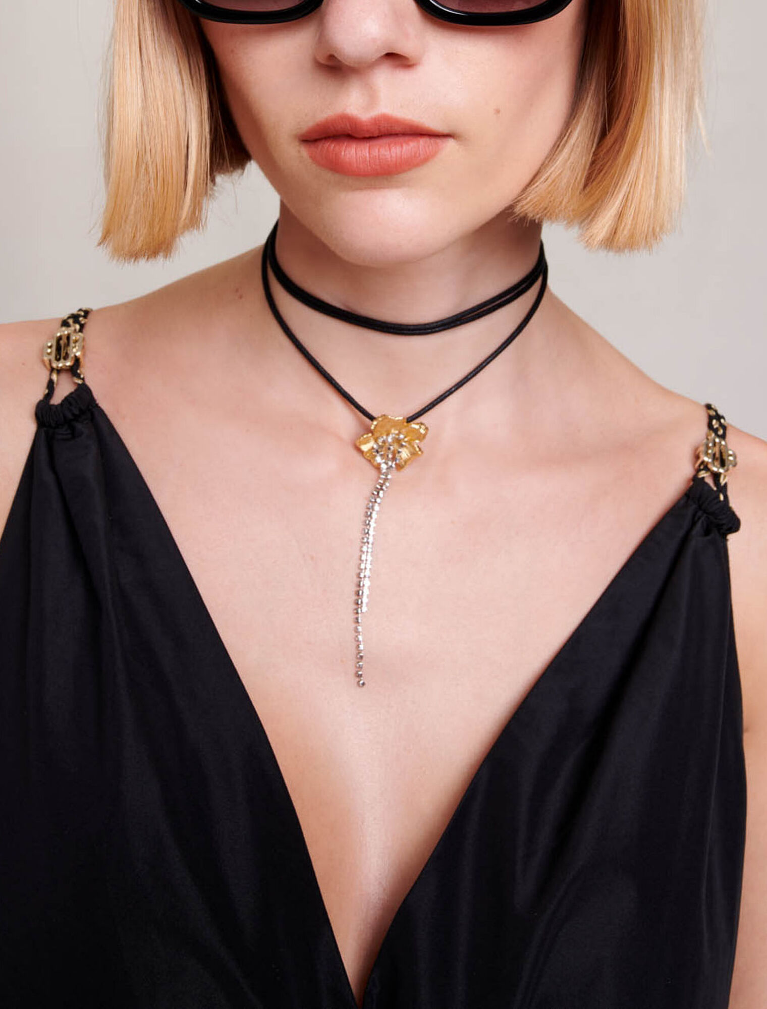 Robe en taffetas ouverte à la taille