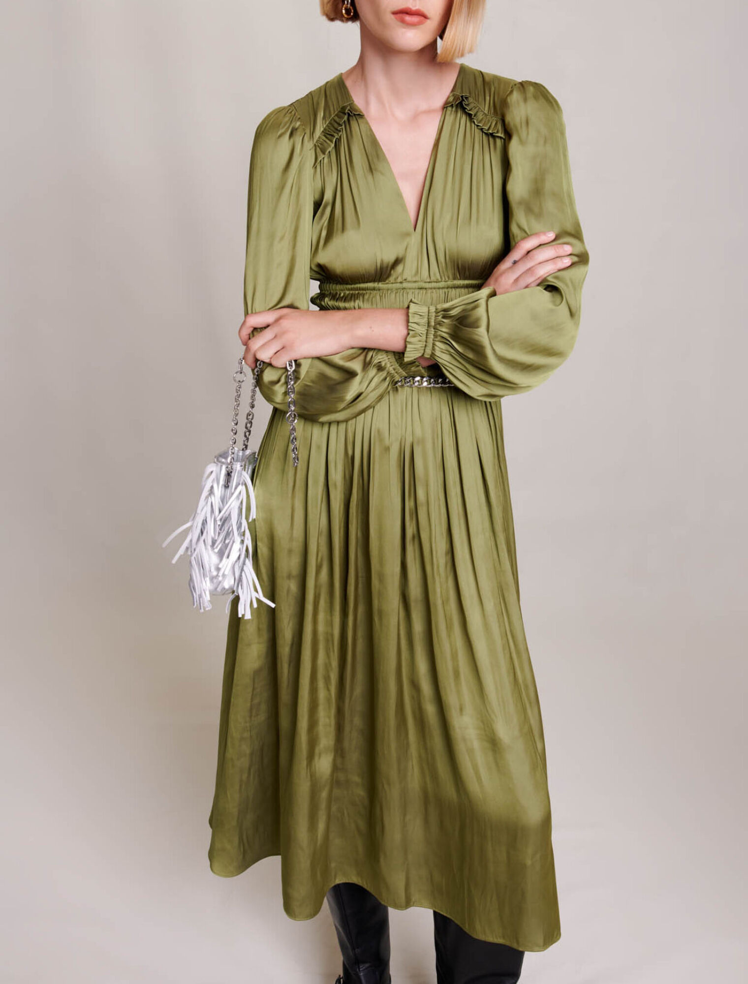 Robe mi- longue satinée volantée