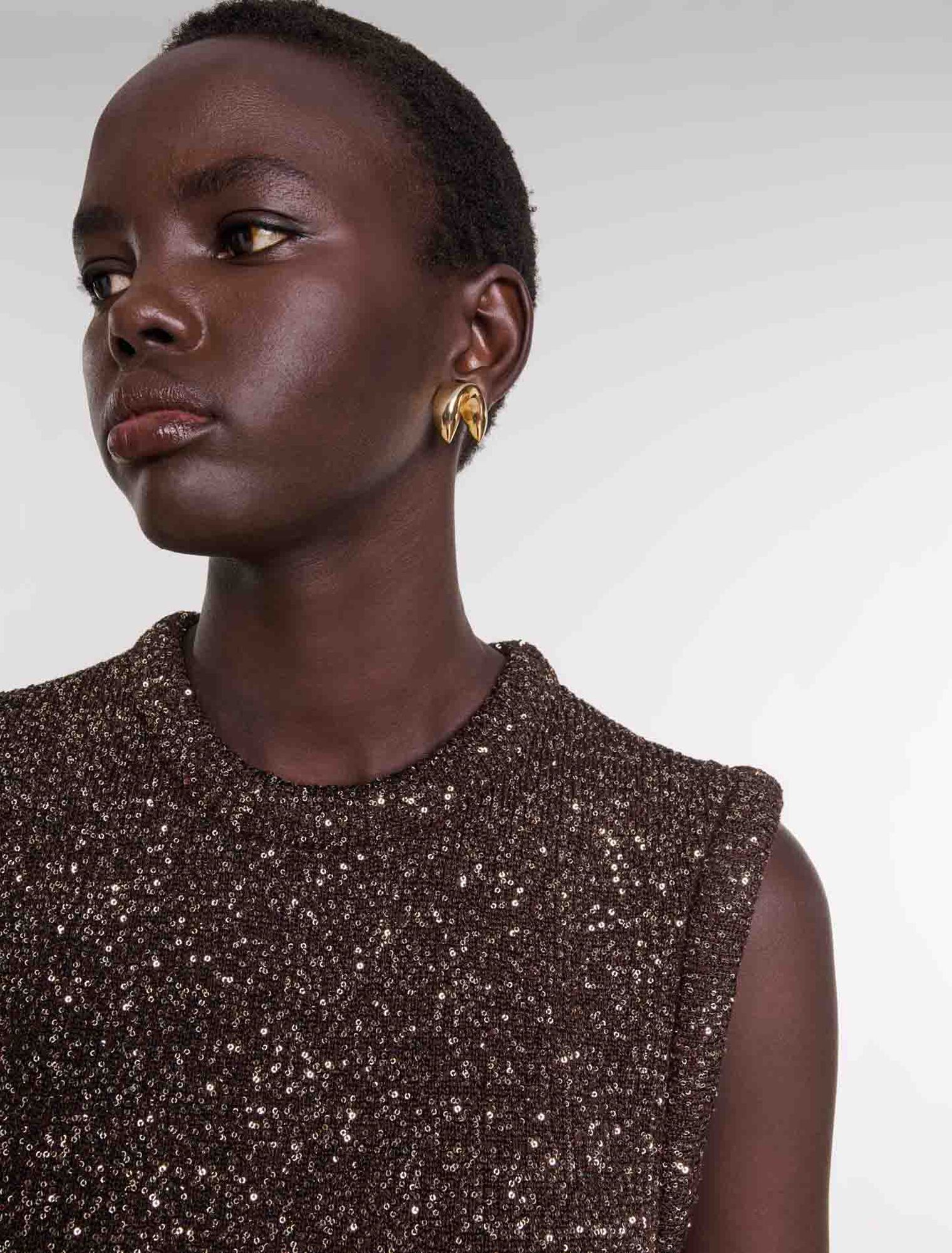 Robe courte à sequins
