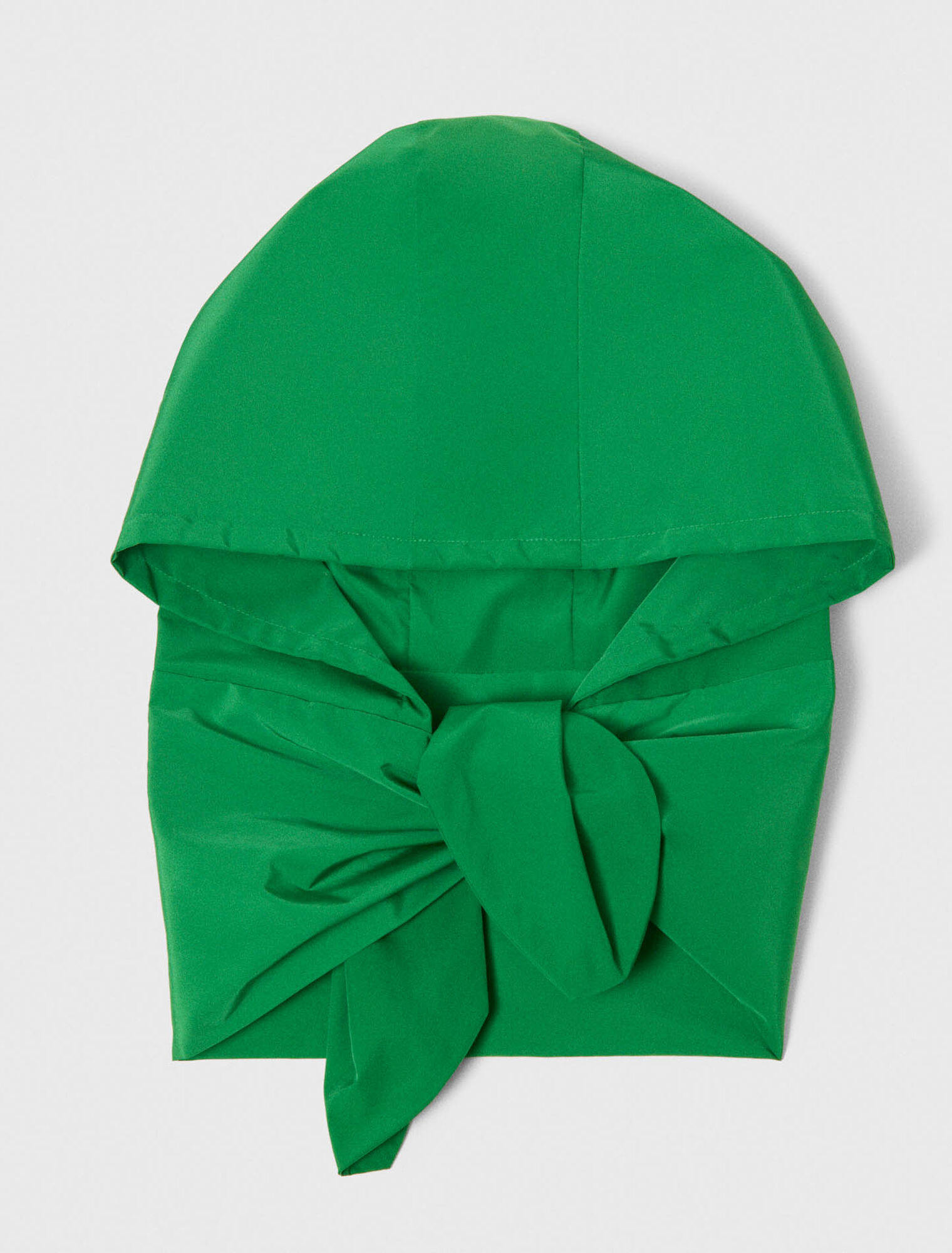 Capuche imperm&eacute;able &agrave; nouer
