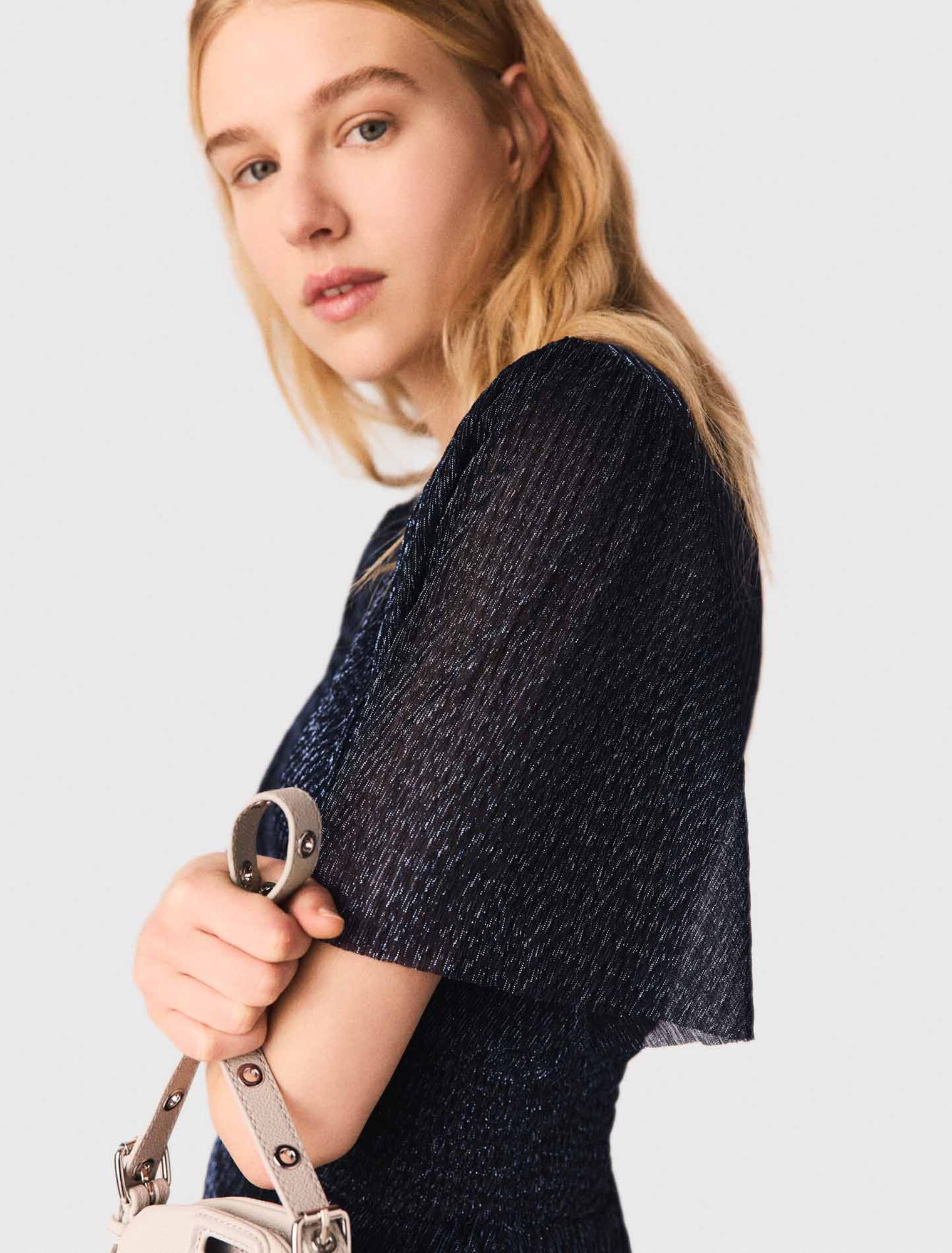 Robe mi-longue &agrave; volants m&eacute;talis&eacute;e