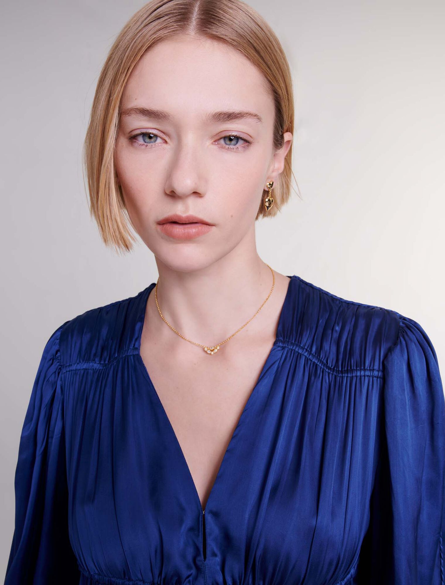 Robe courte satinée
