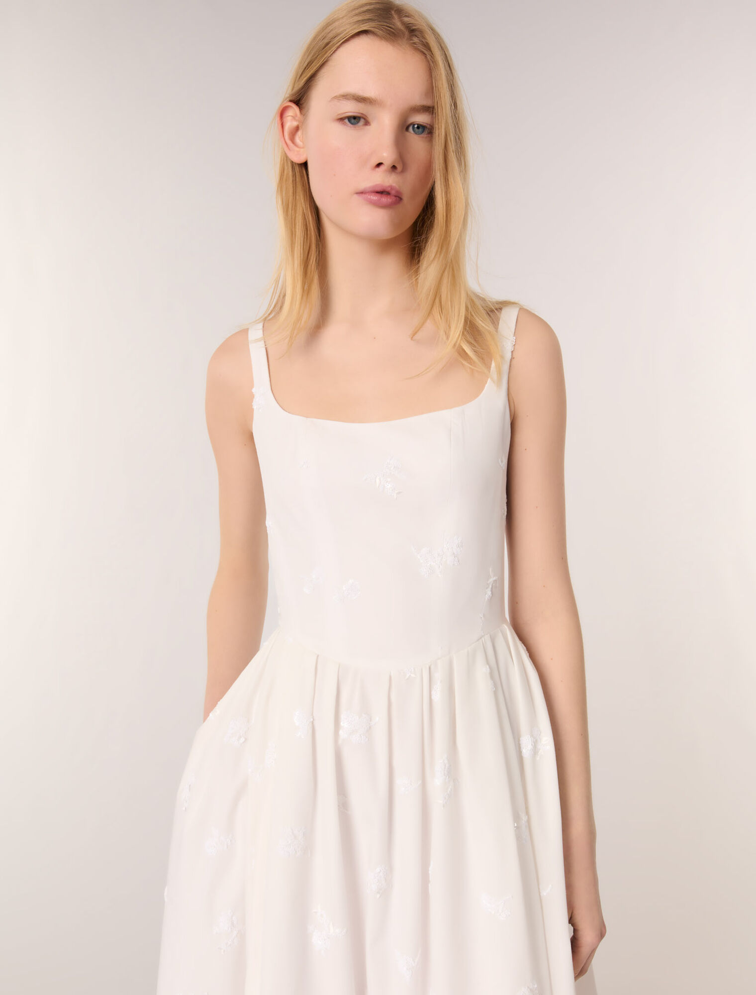 Robe midi en coton brodée