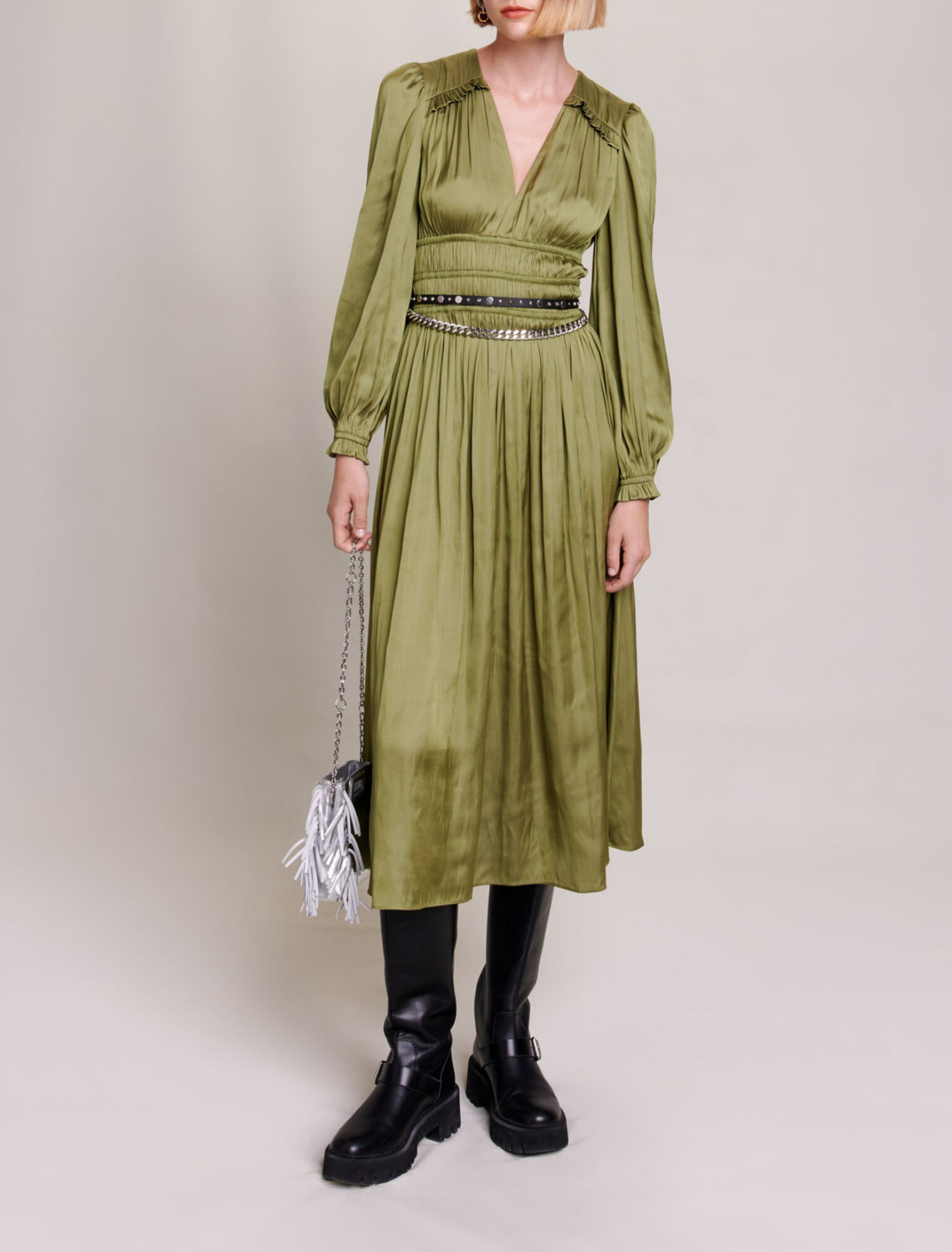 Robe mi- longue satinée volantée