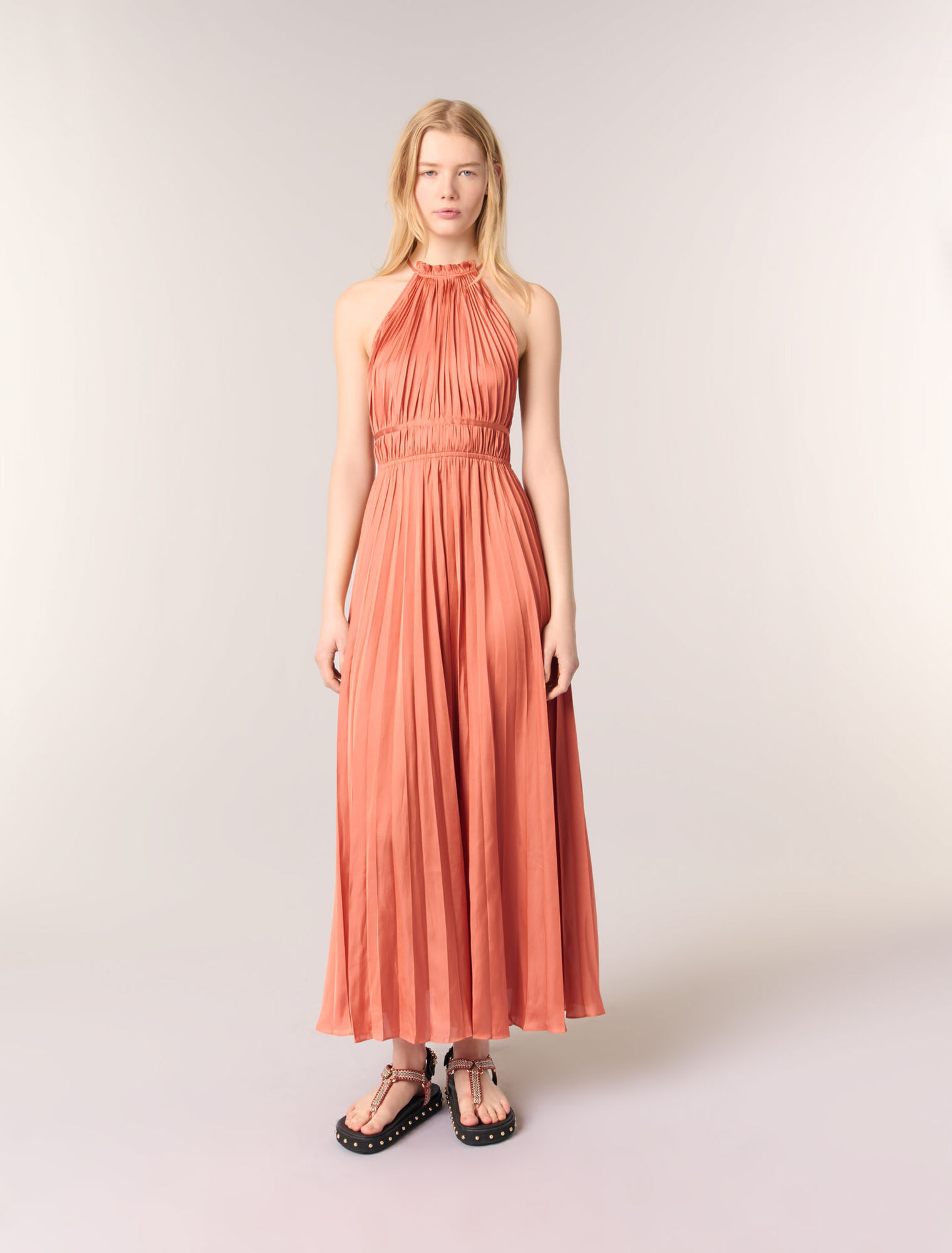 Robe longue plissée