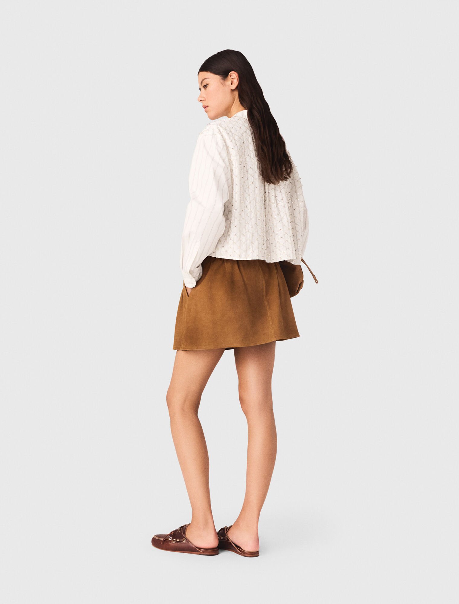 Chemise courte brod&eacute;e de perles