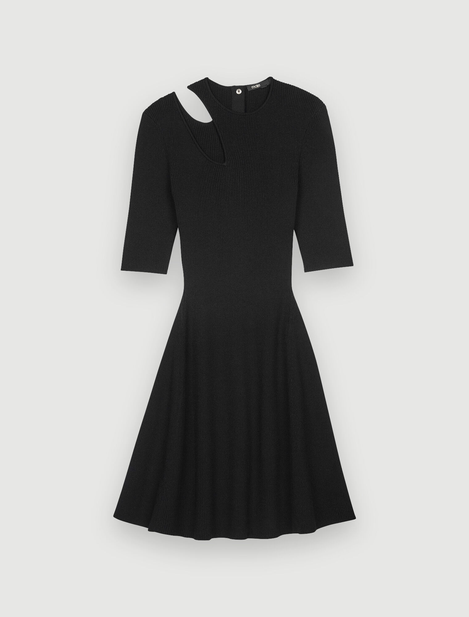 Robe en maille ouverte à l'épaule