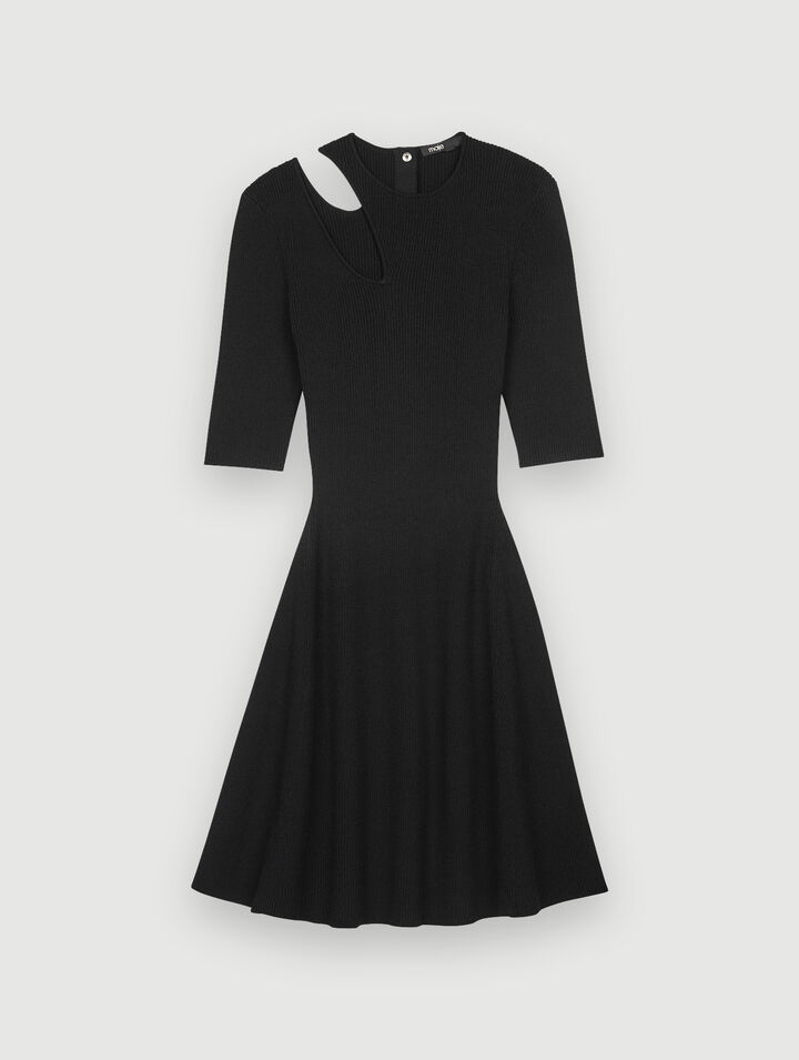 Robe en maille ouverte à l'épaule