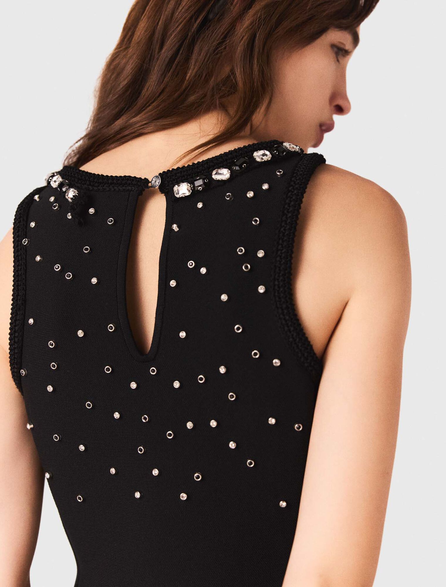 Robe patineuse et détails bijoux