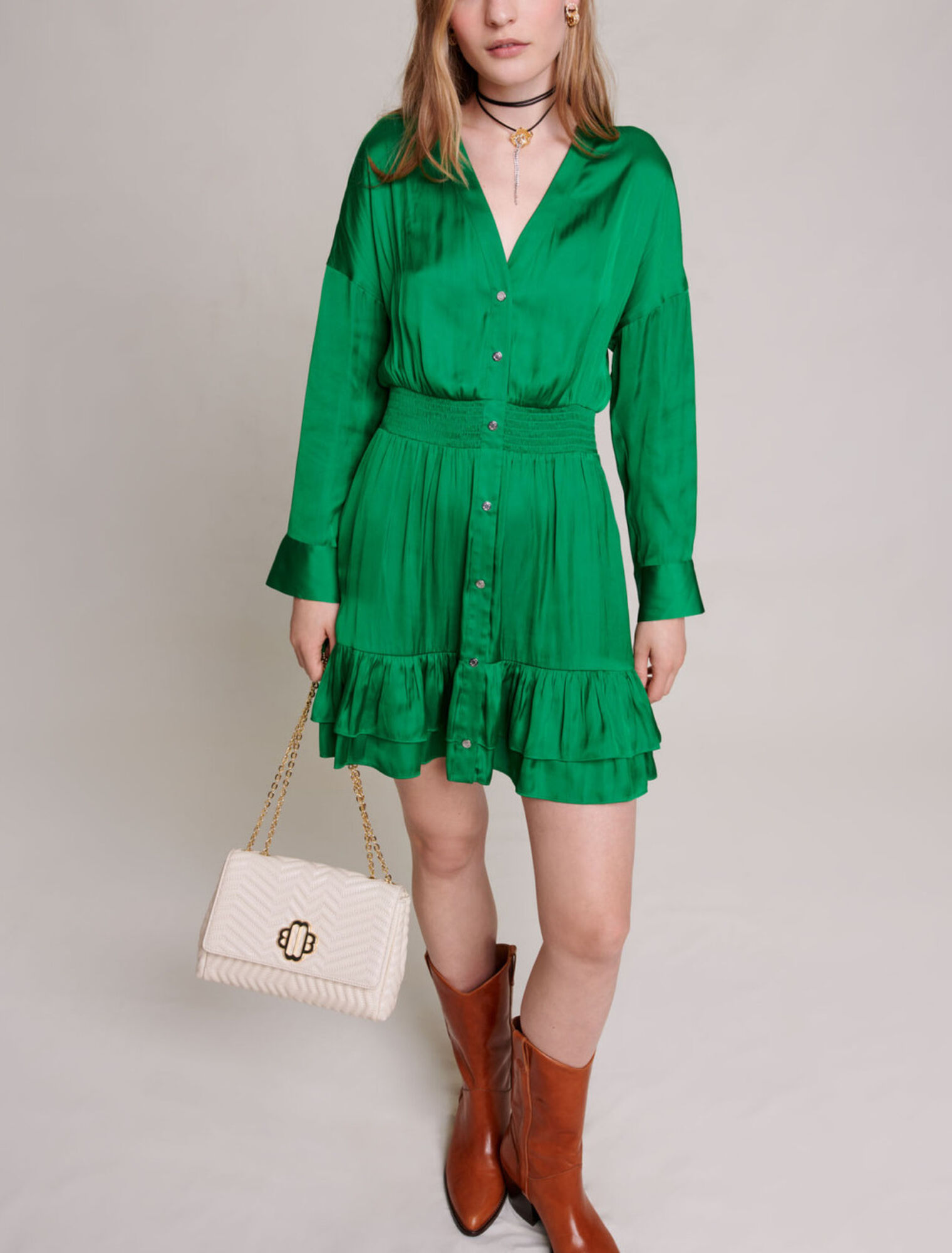 Robe courte satinée