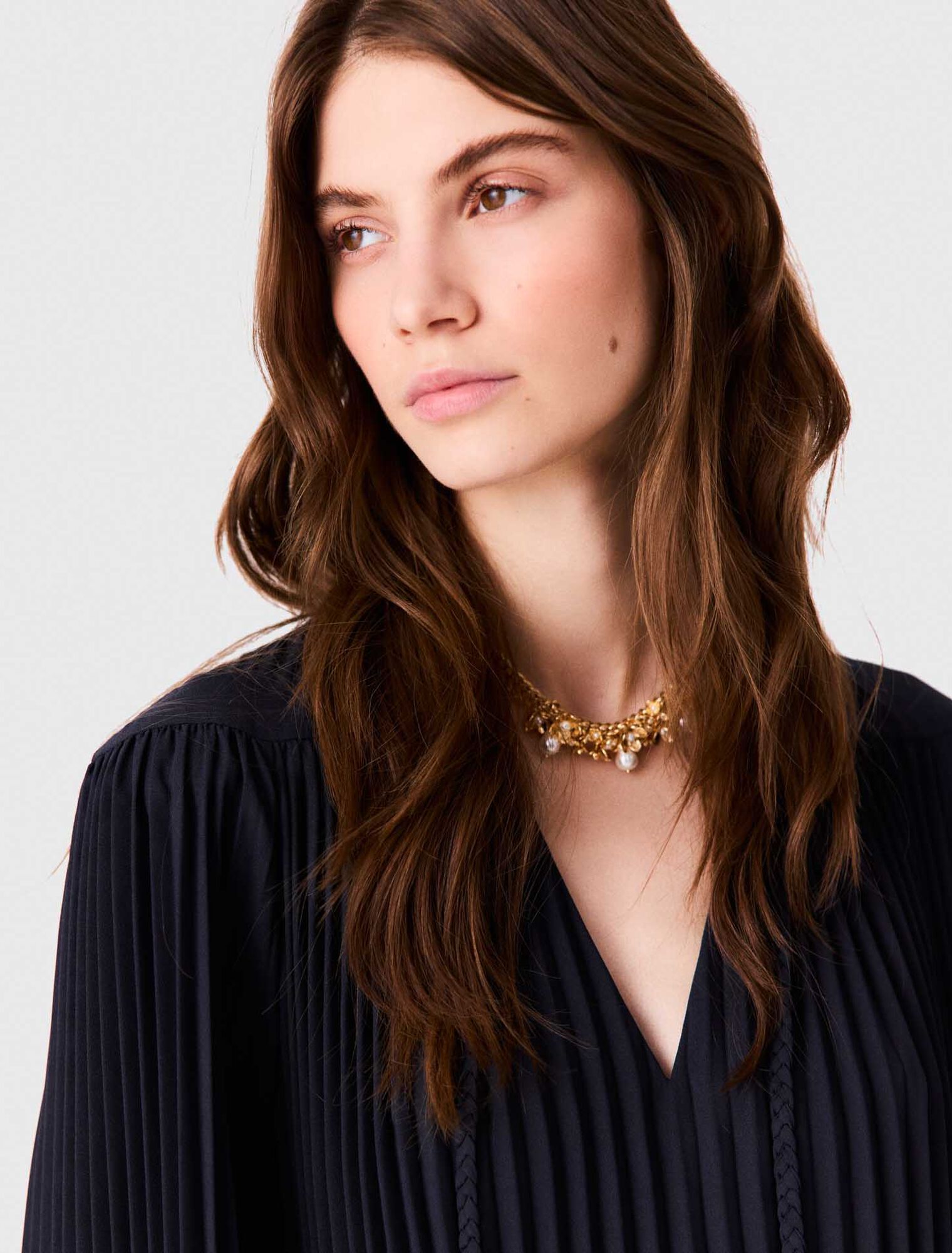 Collier asym&eacute;trique &agrave; large chaine