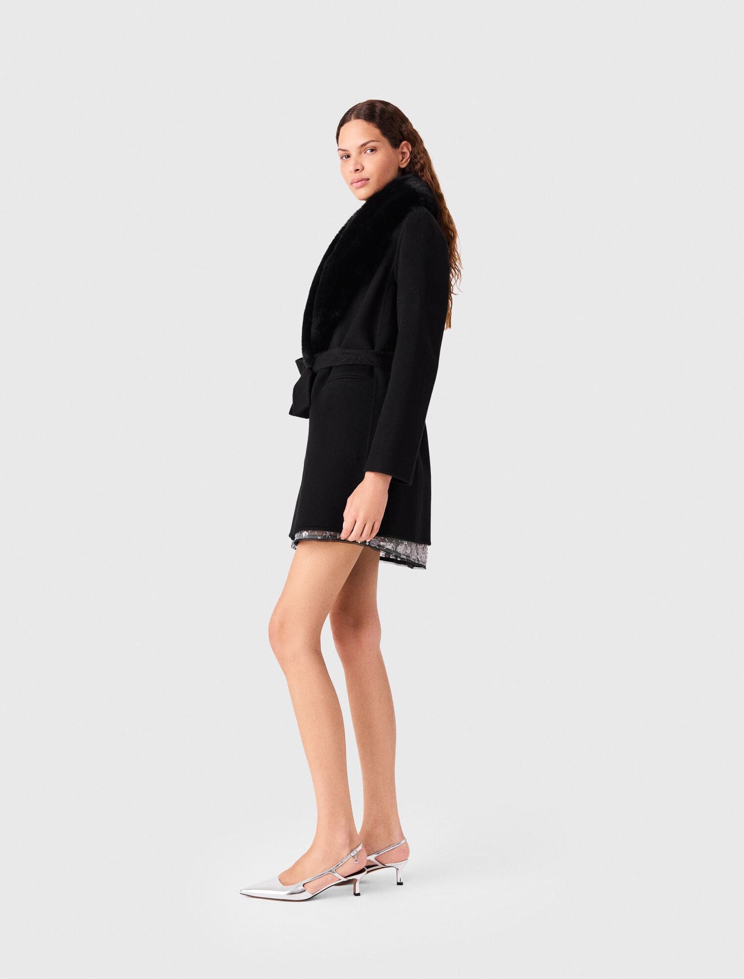Manteau long et col fausse fourrure