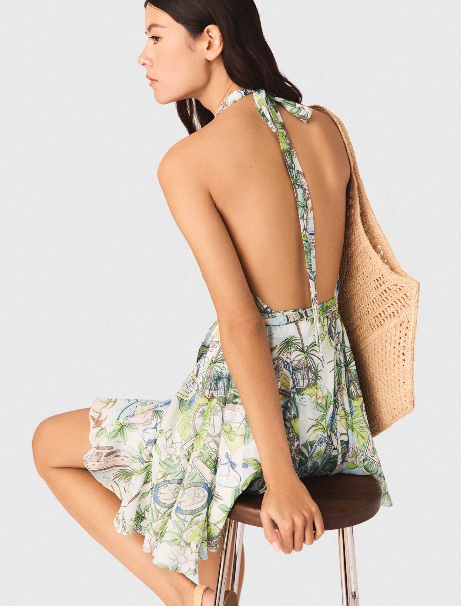 Robe courte imprim&eacute;e dos nu