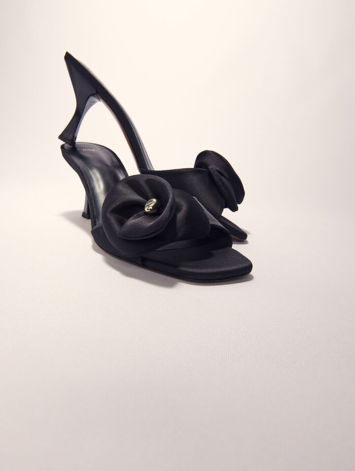 Mule en textile avec fleur satinée