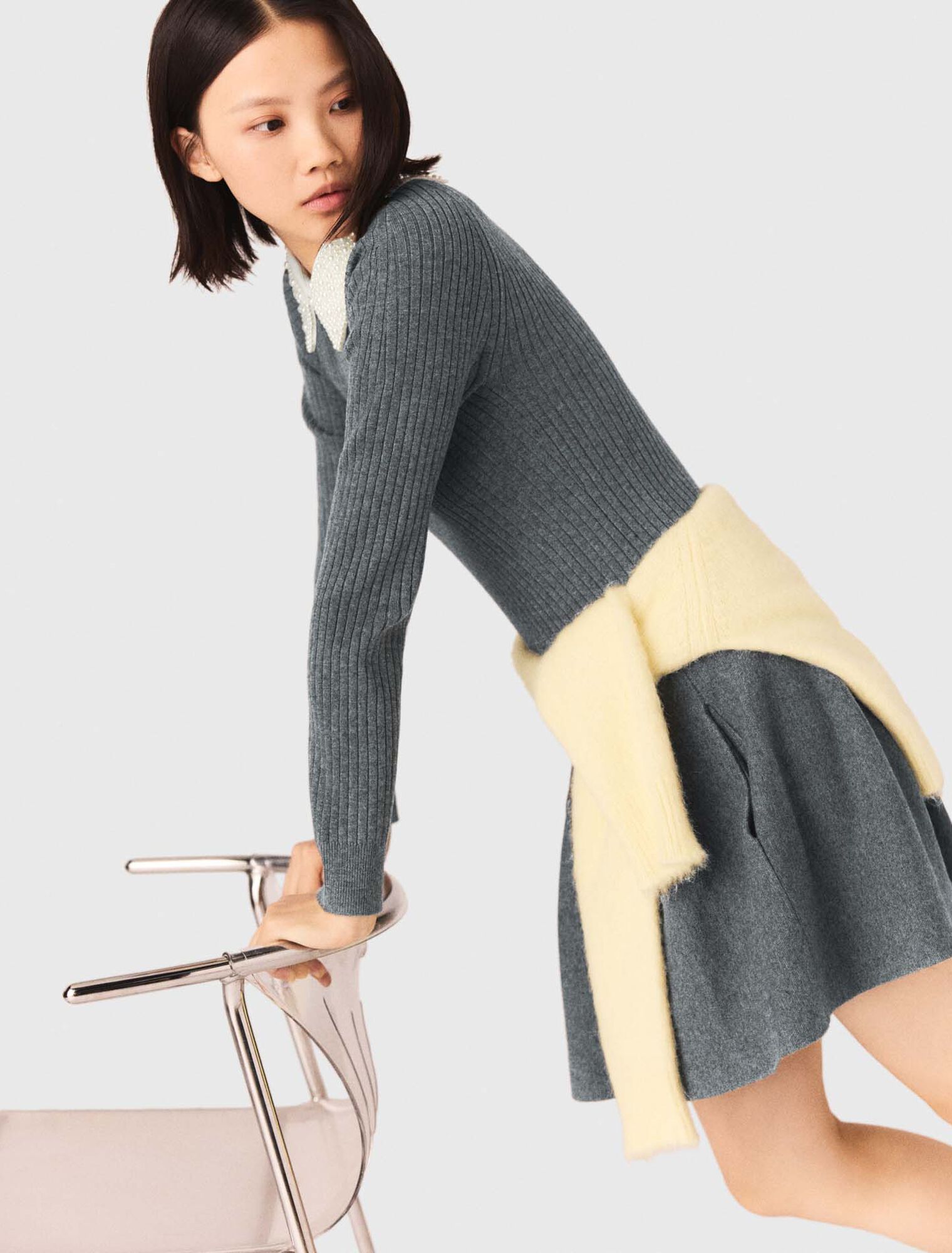 Robe courte en maille à col perlé