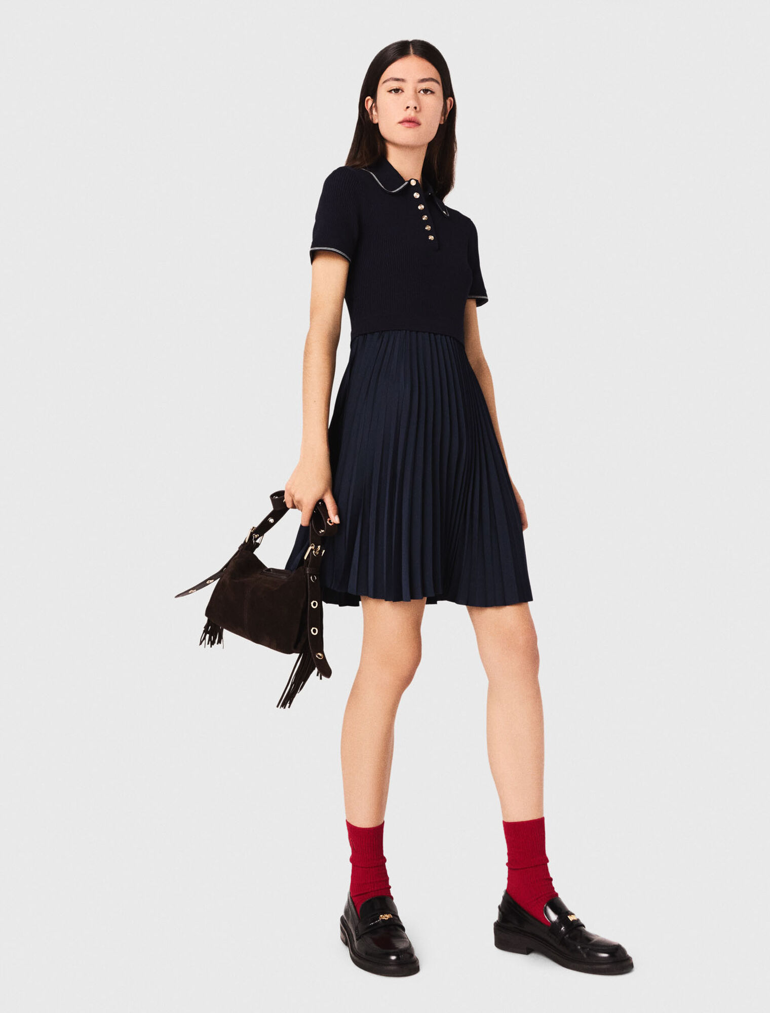 Robe courte plissée et col polo