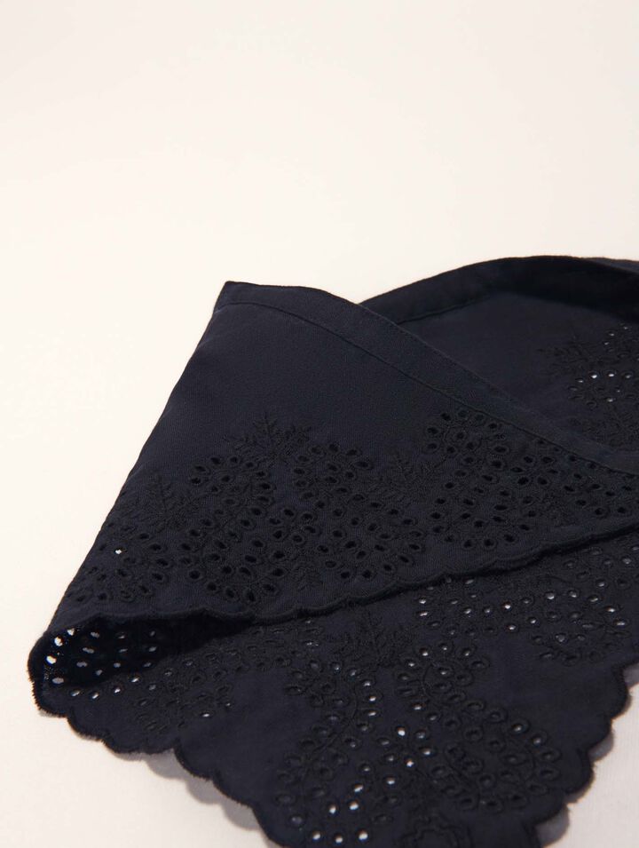 Foulard triangle à nouer