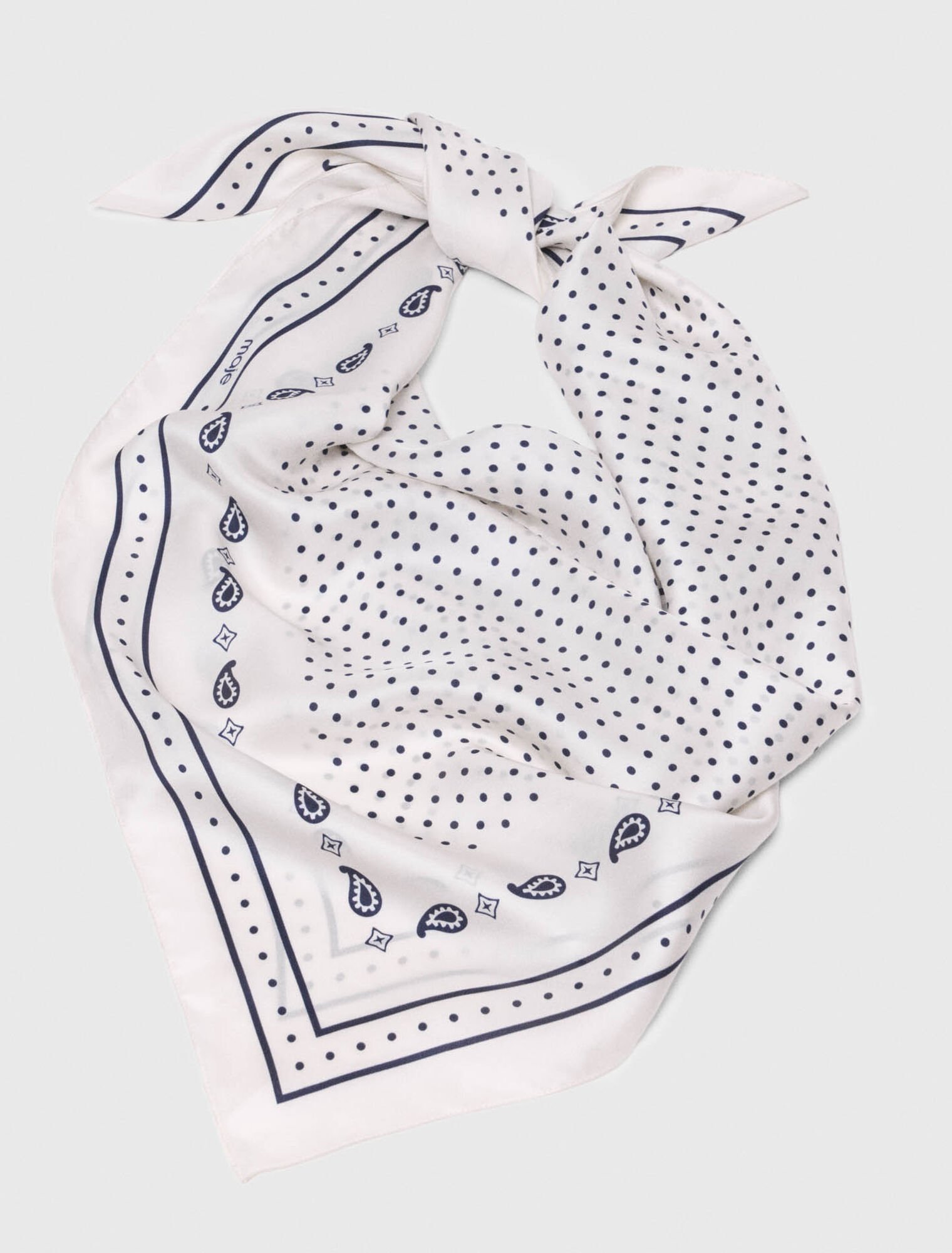 Carr&eacute; 90x90 imprim&eacute; en soie