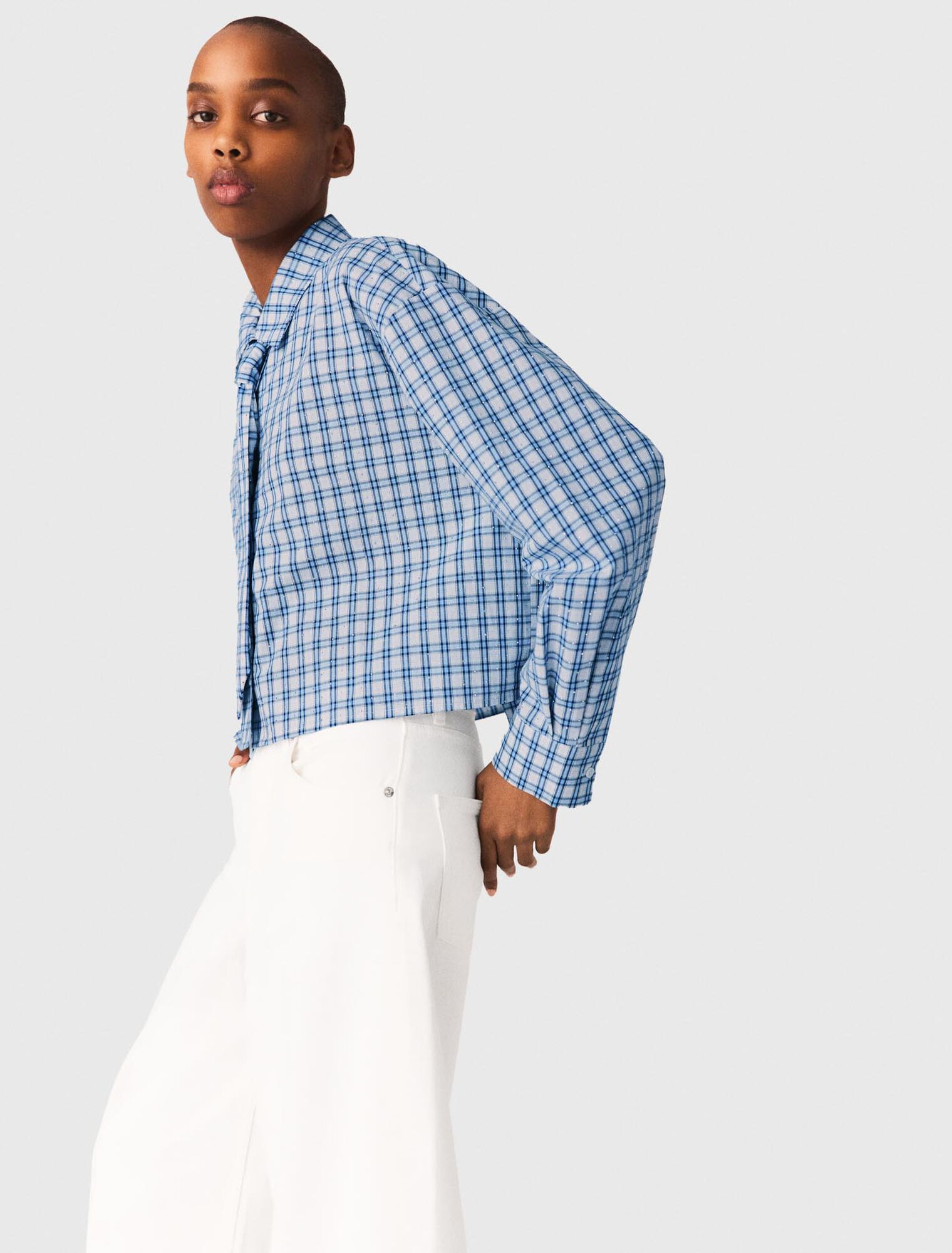 Chemise strass&eacute;e cravate amovible