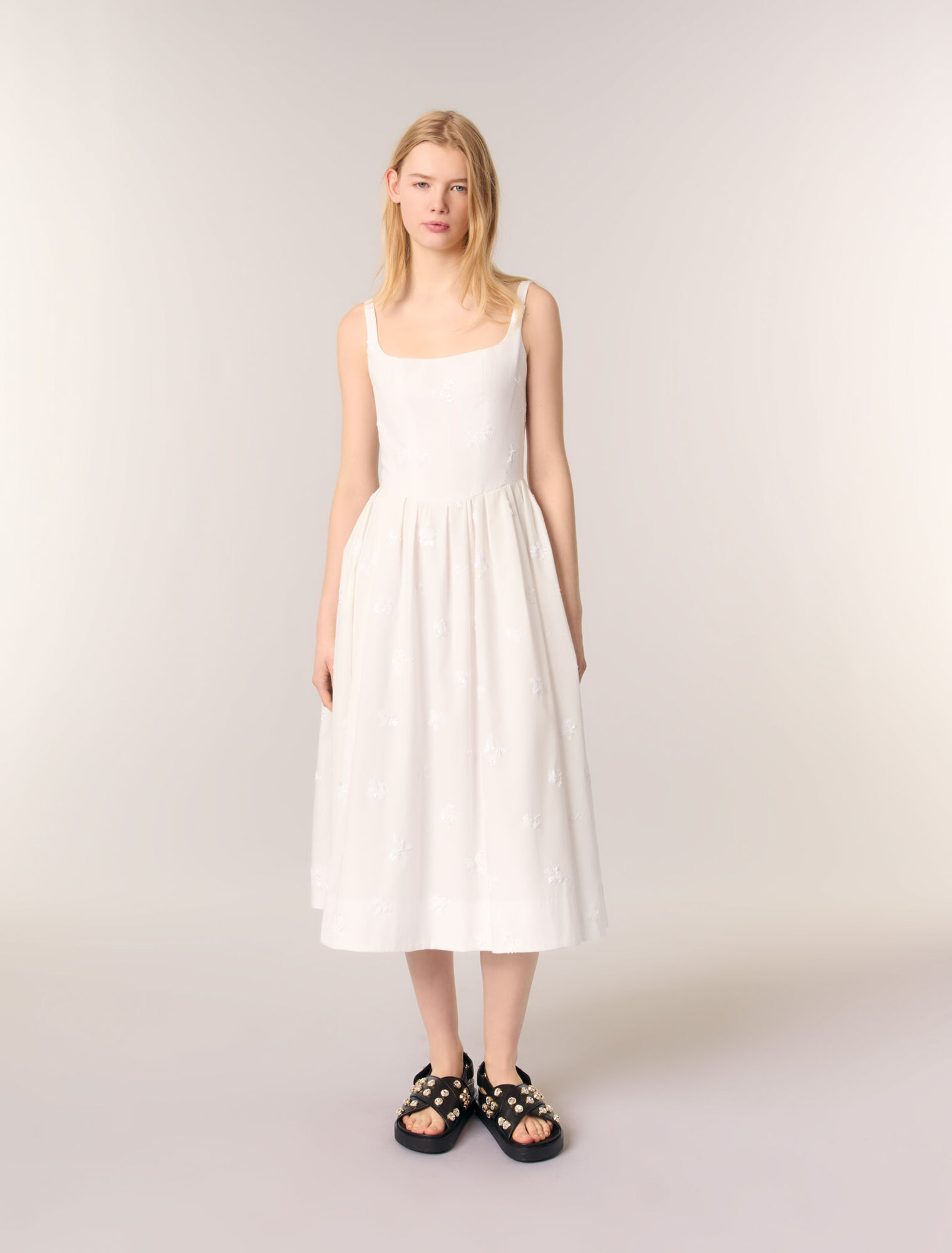 Robe midi en coton brodée