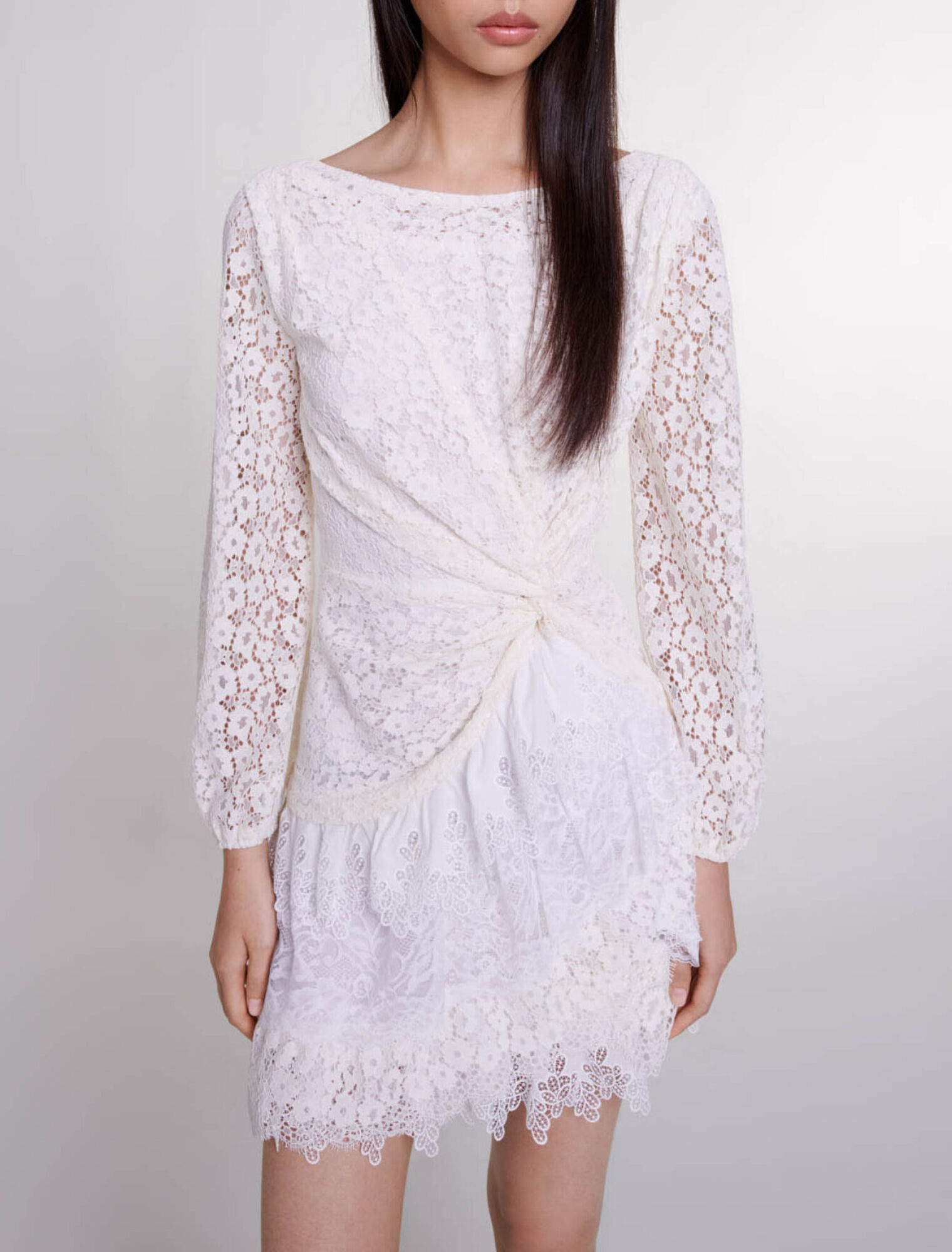 Robe drapée en dentelle