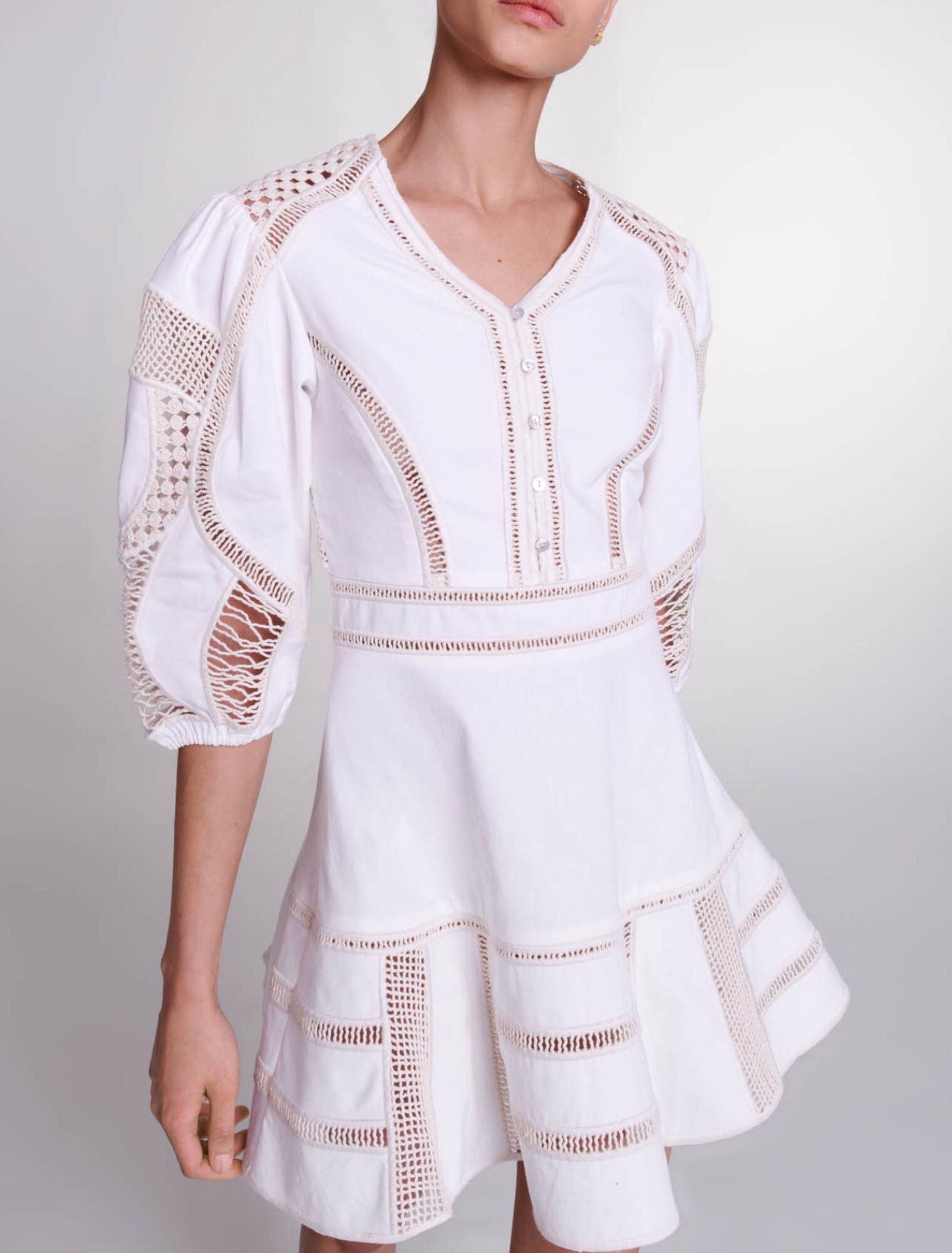 Robe courte volumineuse