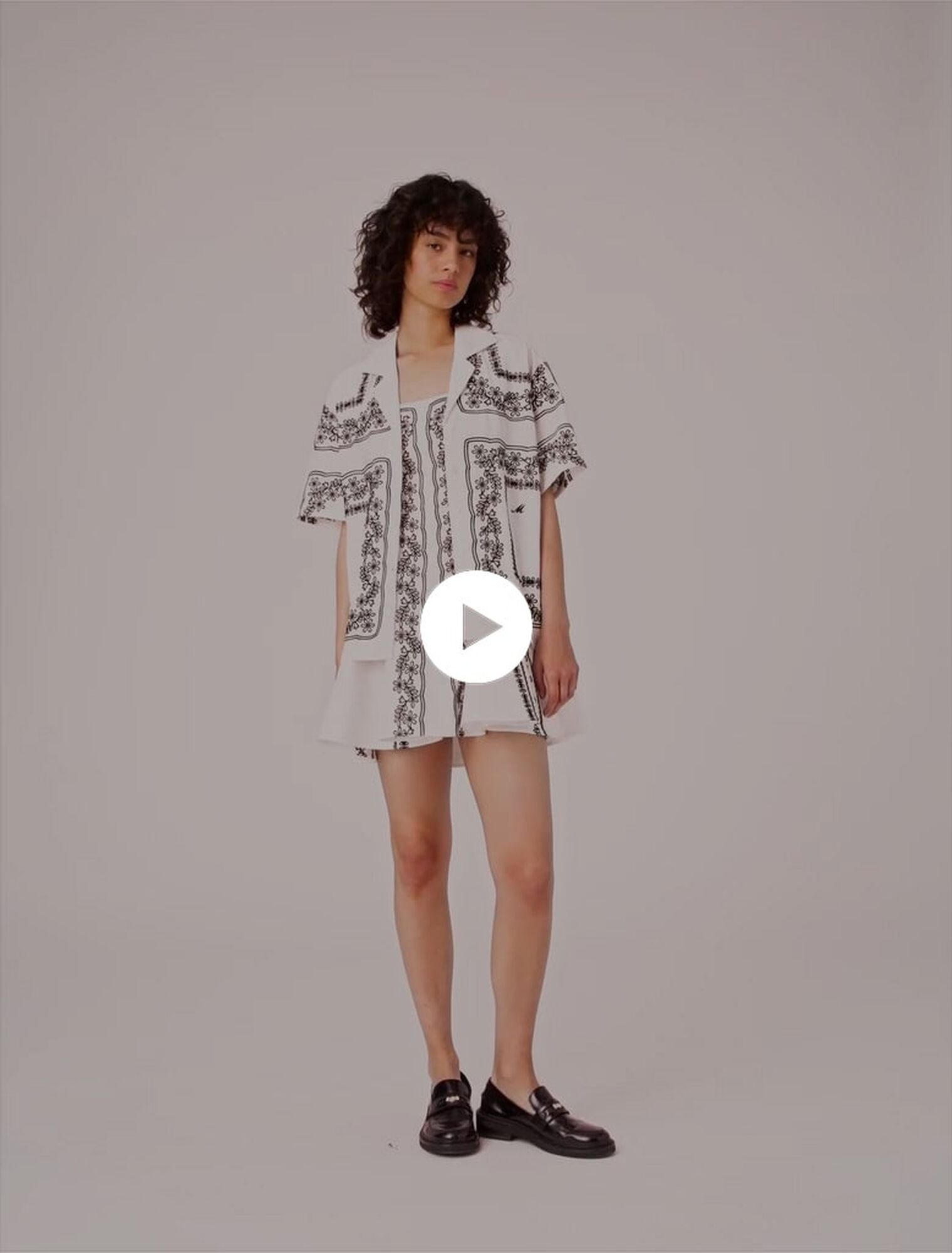 Chemise manches courtes brodée
