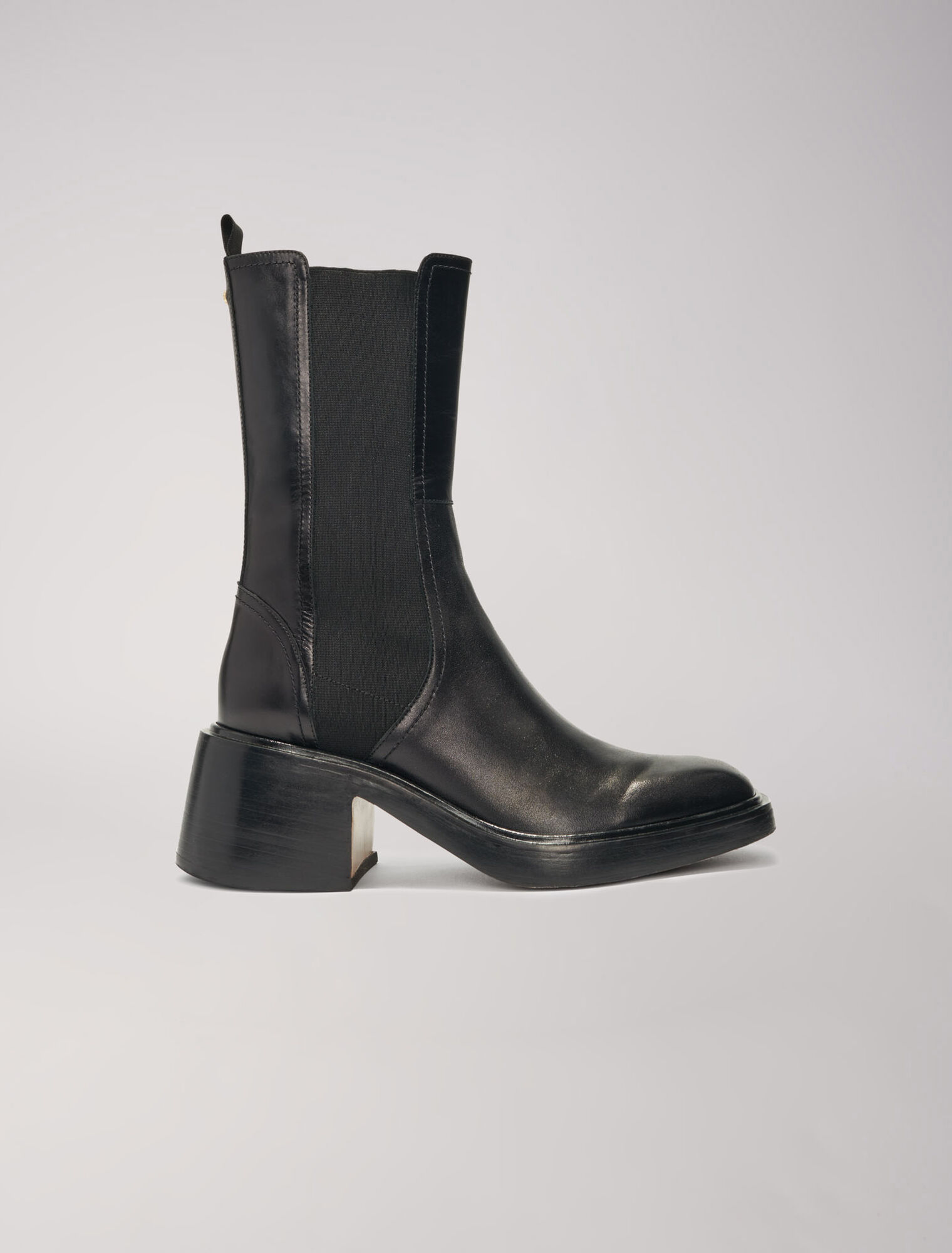 Bottines en cuir noir à bouts carrés